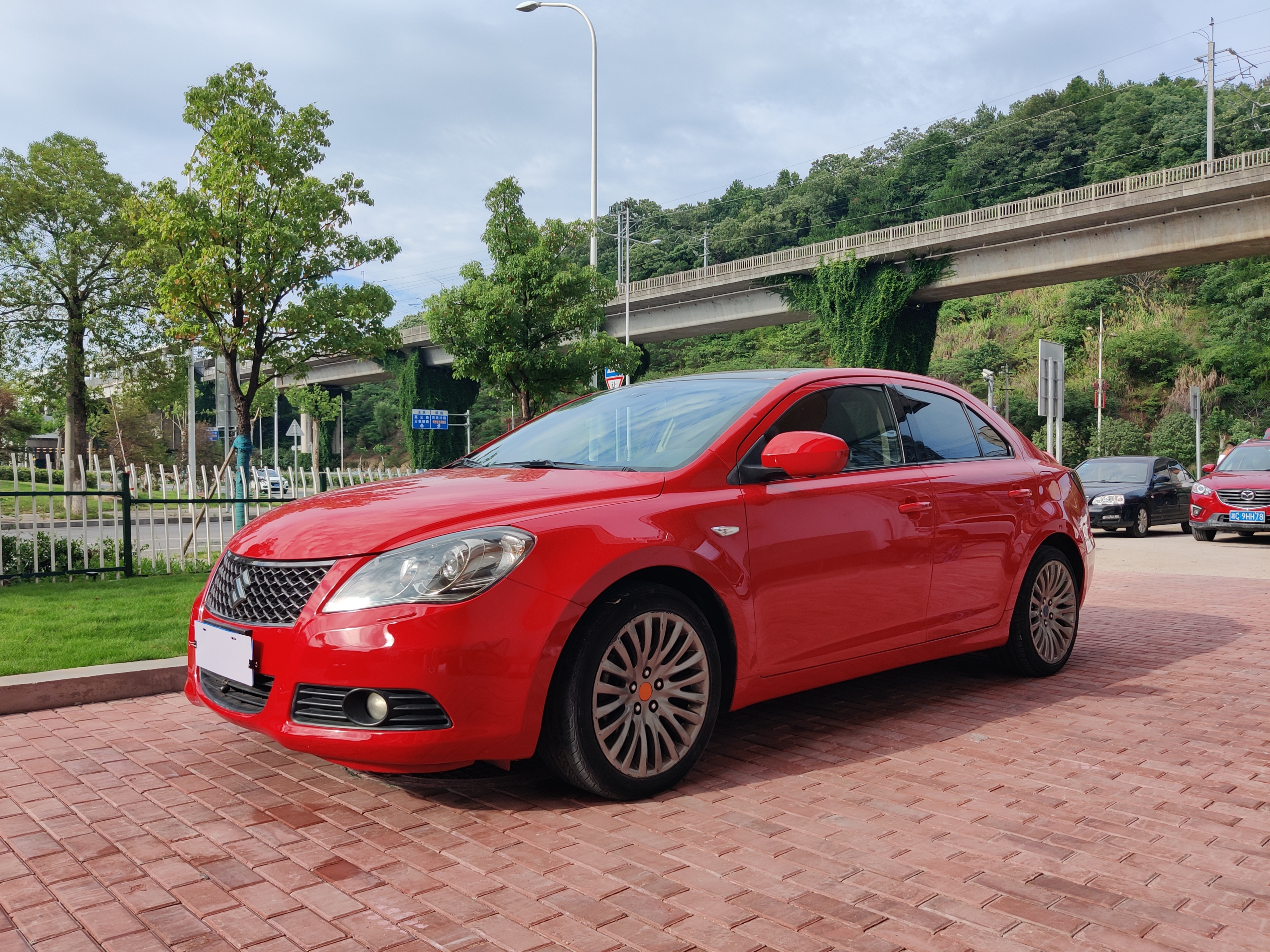 Suzuki Kizashi 2010 image de voiture 
