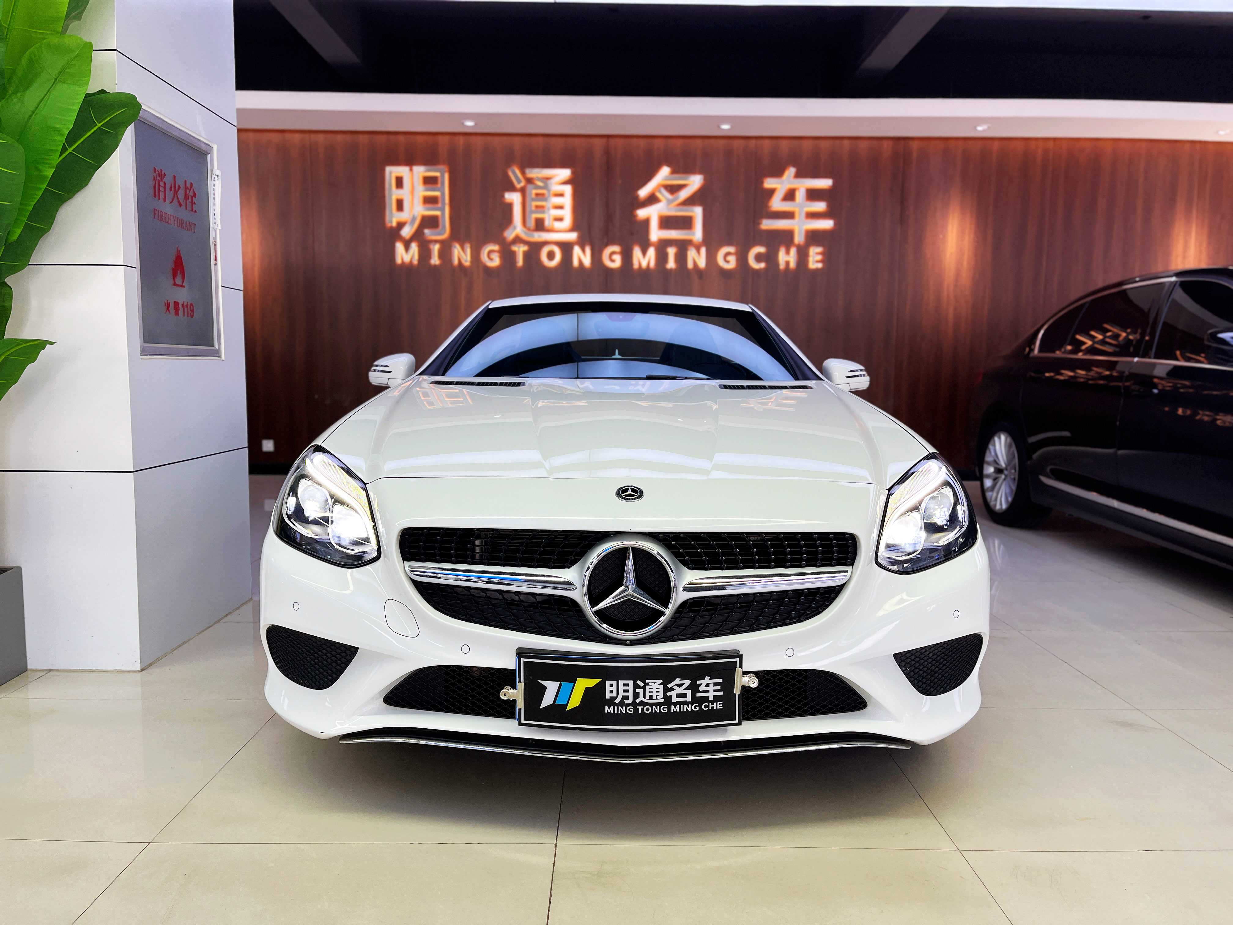 Mercedes-Benz SLC Class 2018 car image 