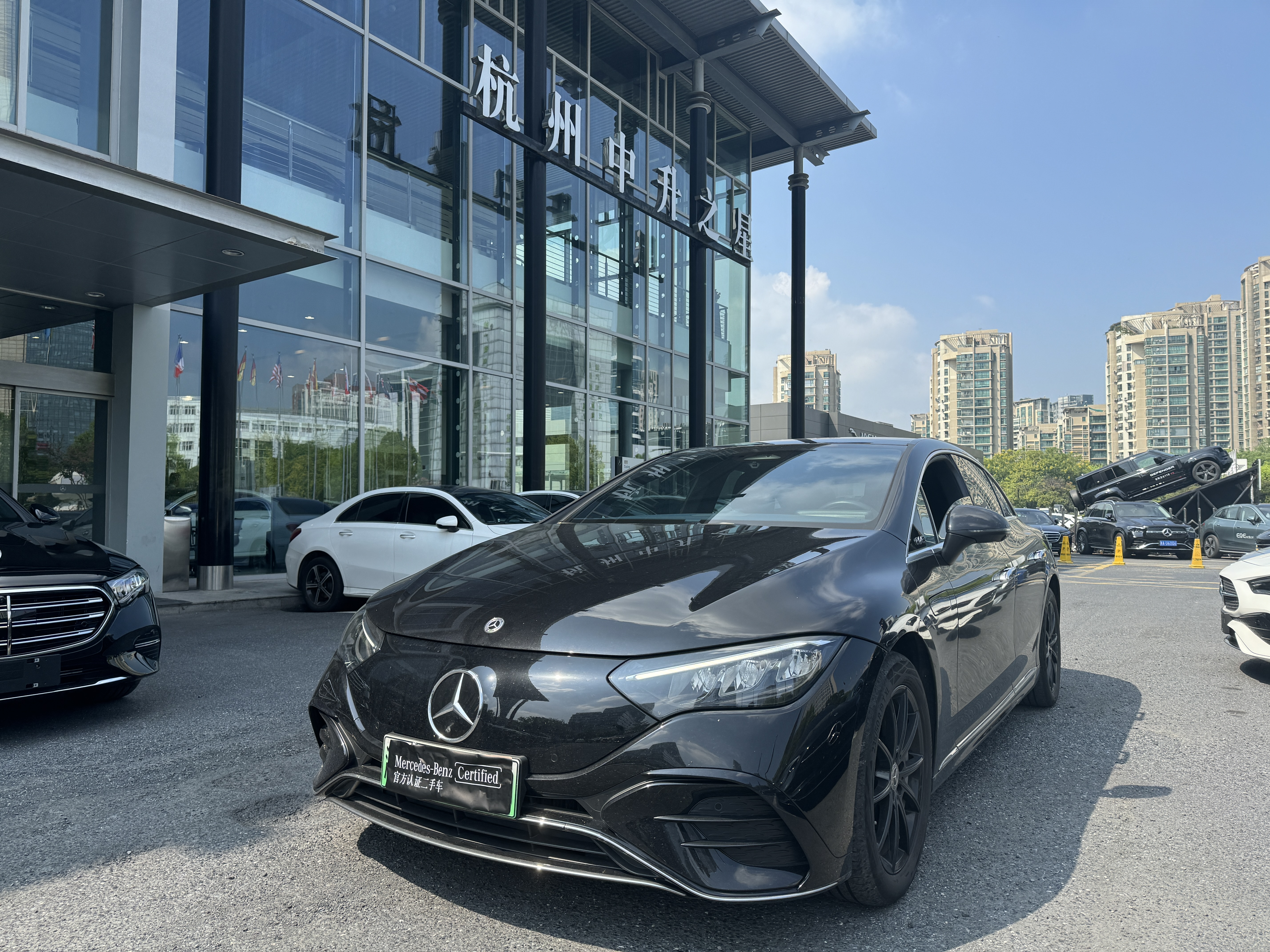 Mercedes-Benz EQE SUV AMG 2023 car image 