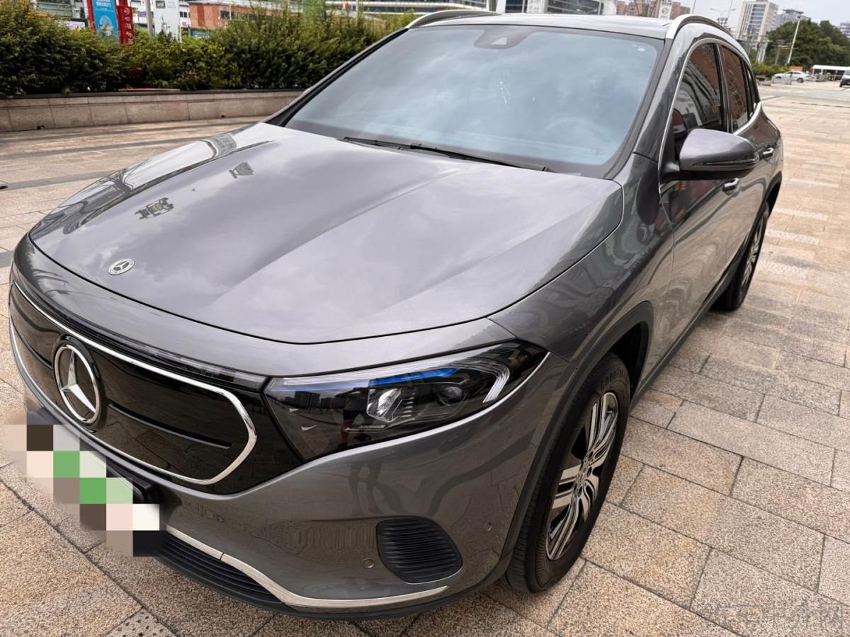 Mercedes-Benz EQA Class 2023 immagine di auto 