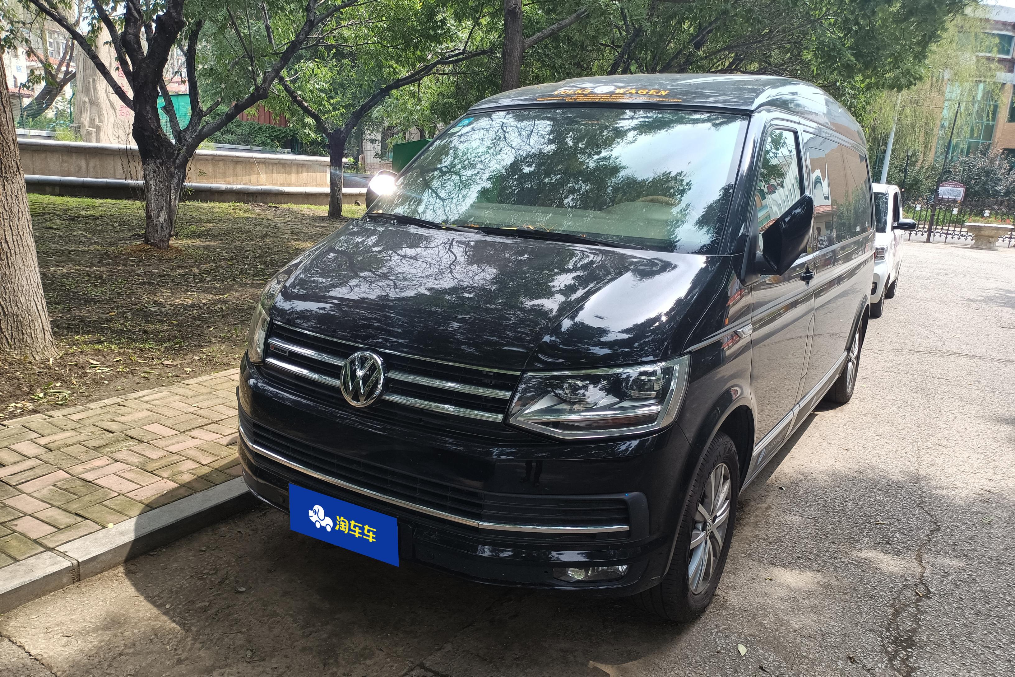 Volkswagen Caravelle 2017 Volkswagen Caravelle 2017 car image