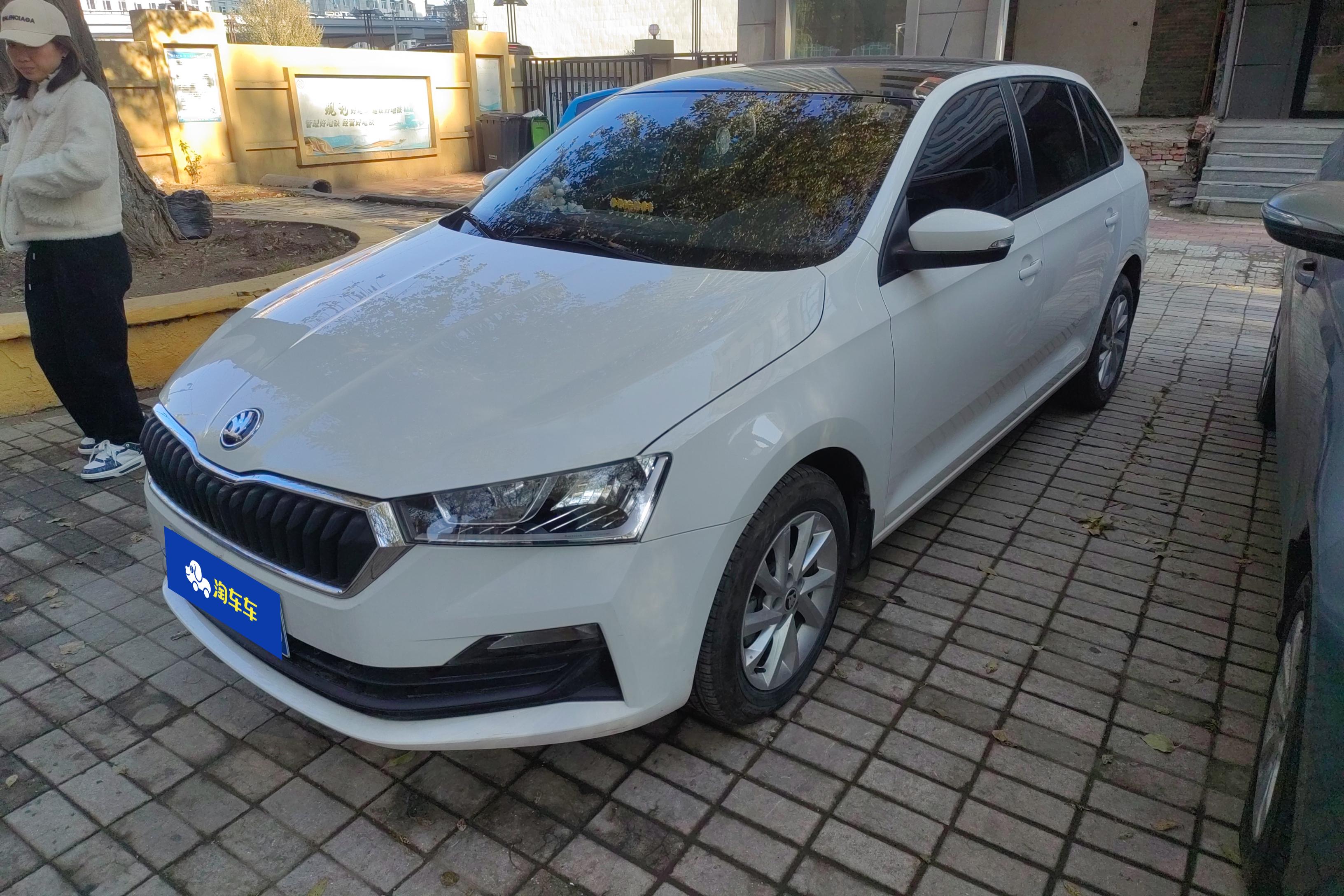 Skoda Rapid Spaceback 2021 Skoda Rapid Spaceback 2021 car image