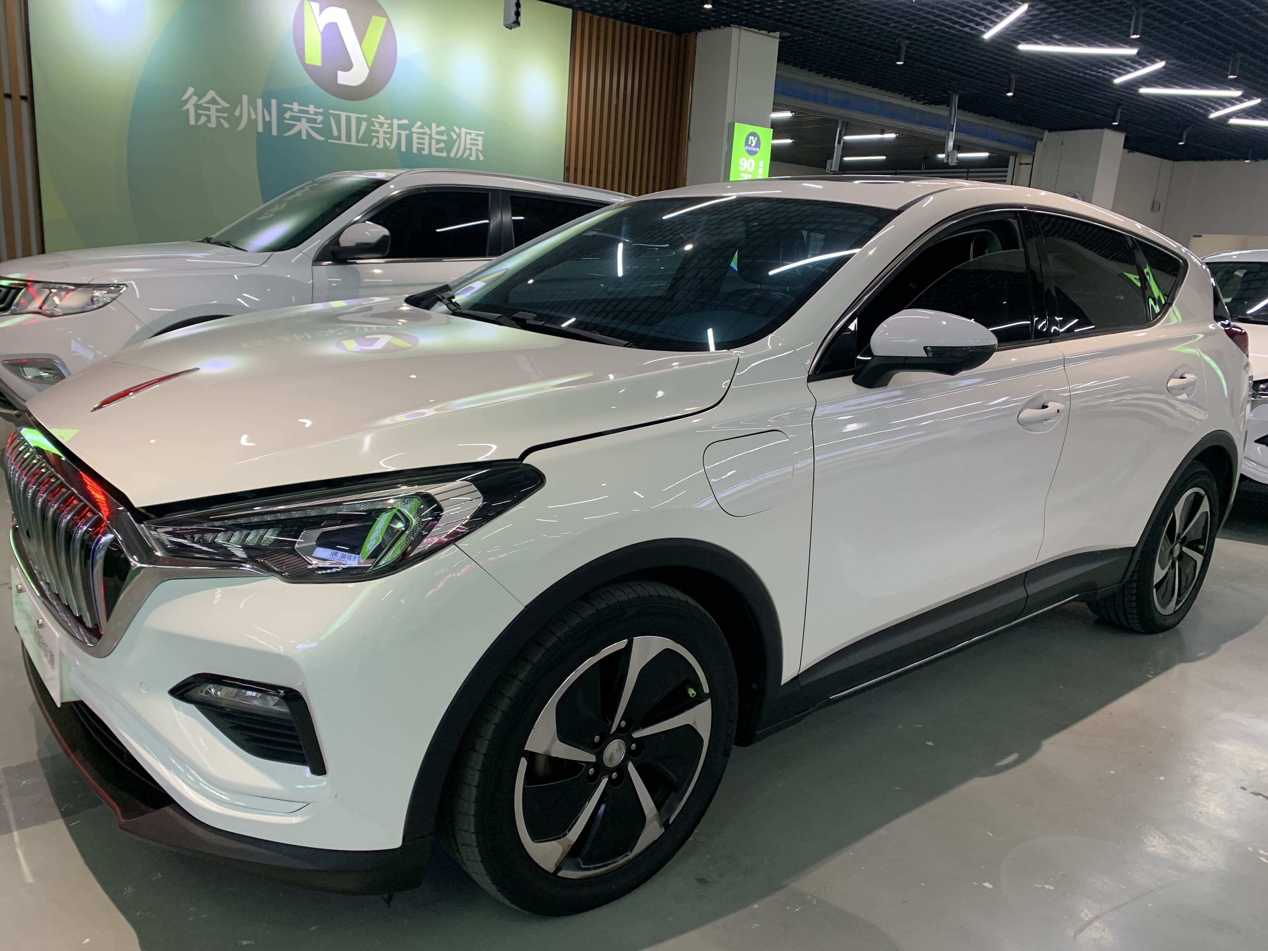 HongQi E-HS3 2019 car image 