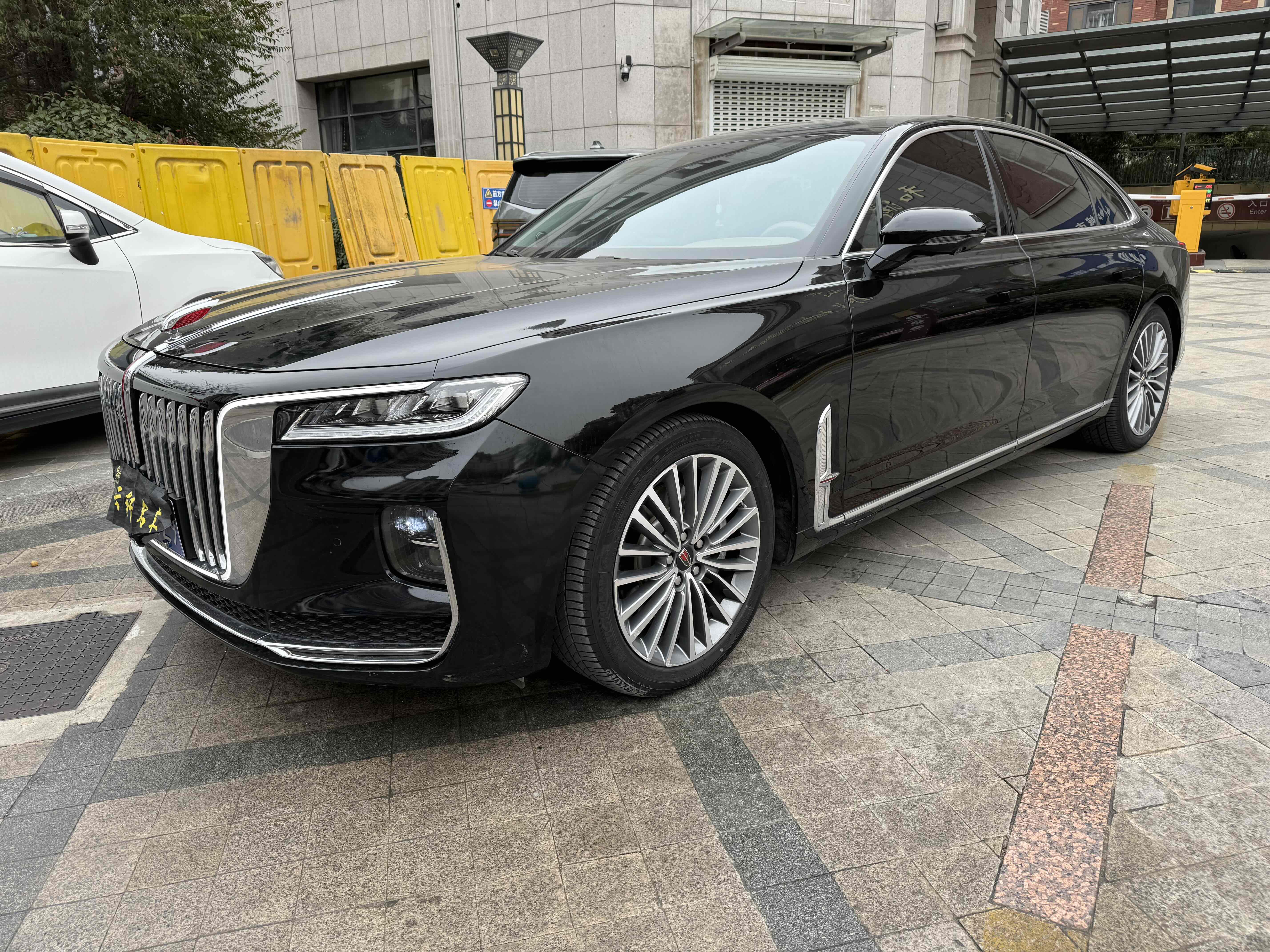 HongQi HQ9 2022 car image 