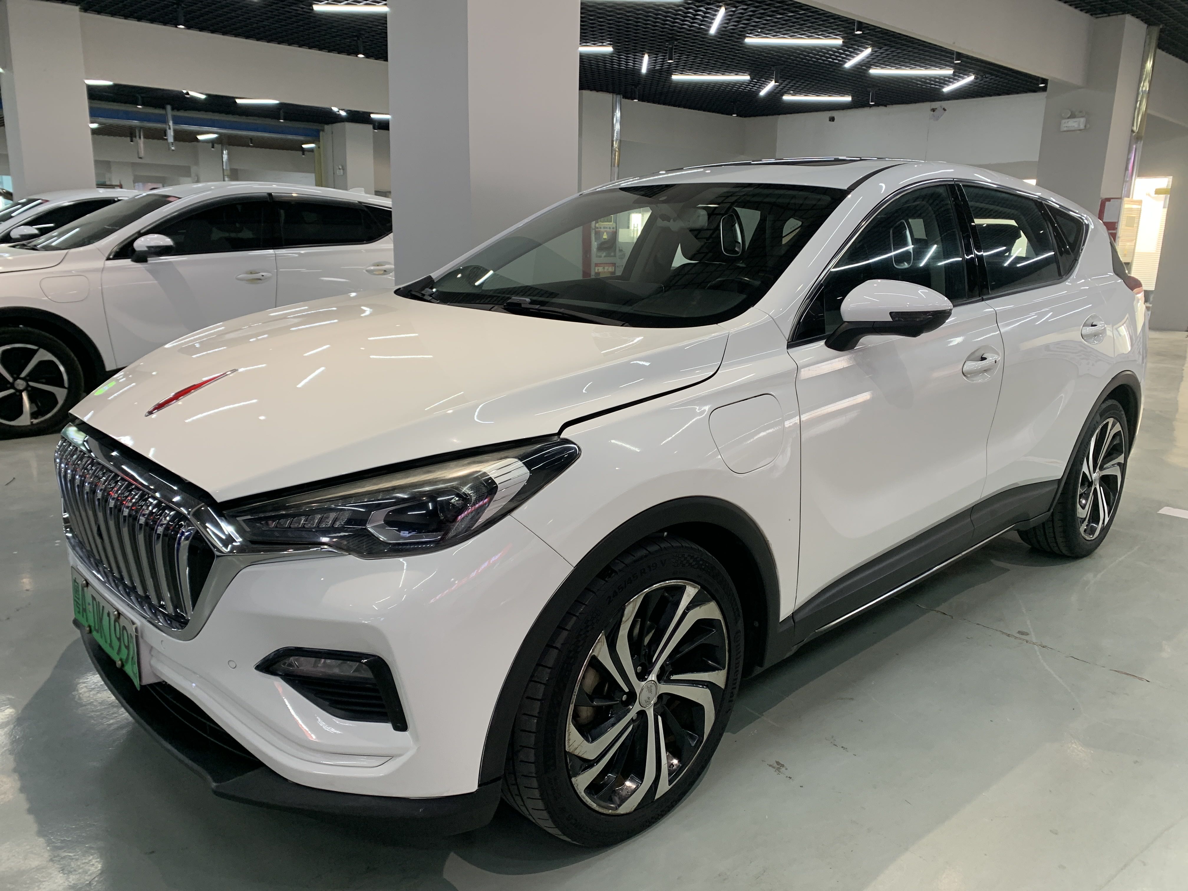 HongQi E-HS3 2019 car image 