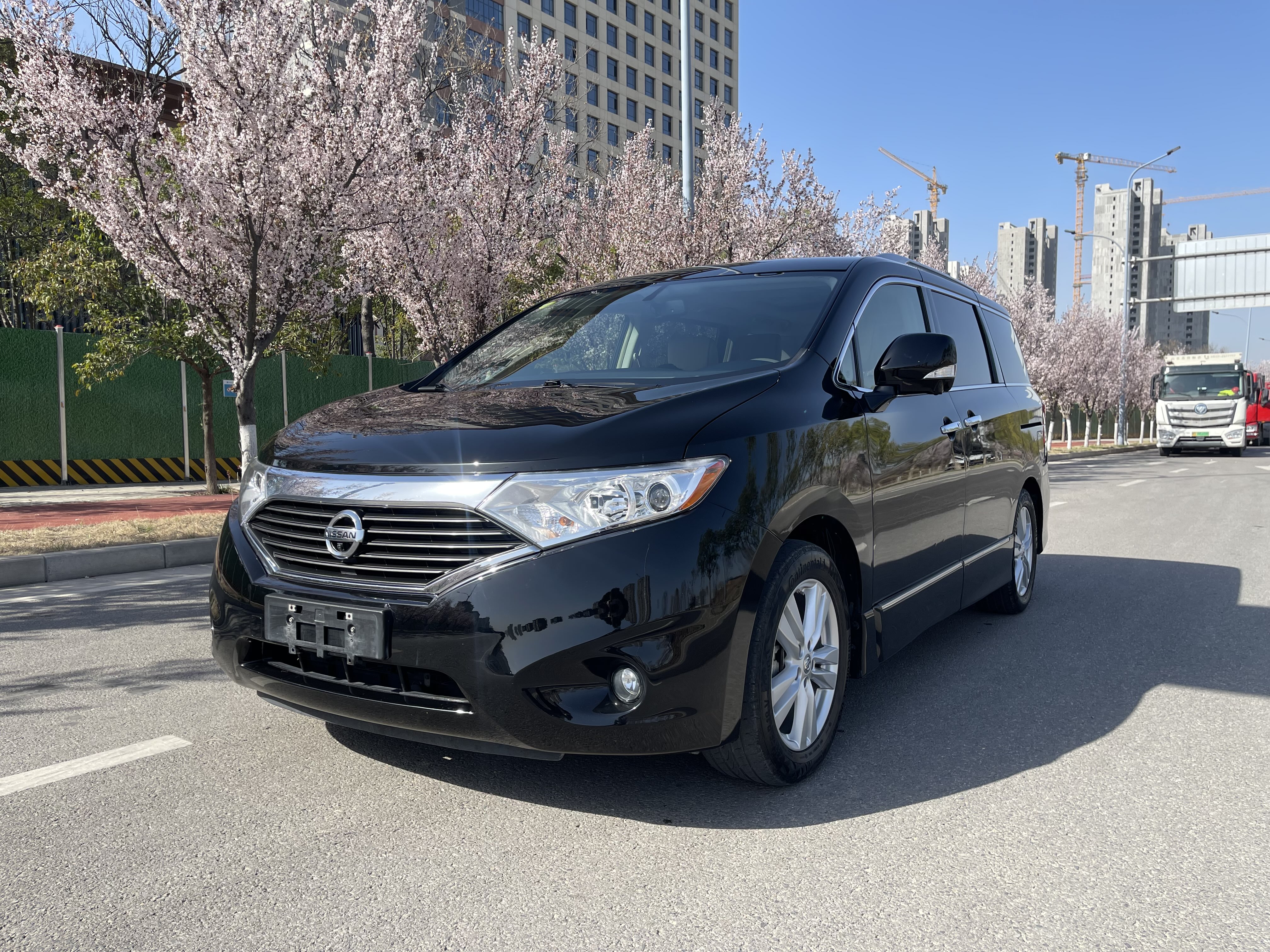 Nissan Quest 2015 汽车图片 