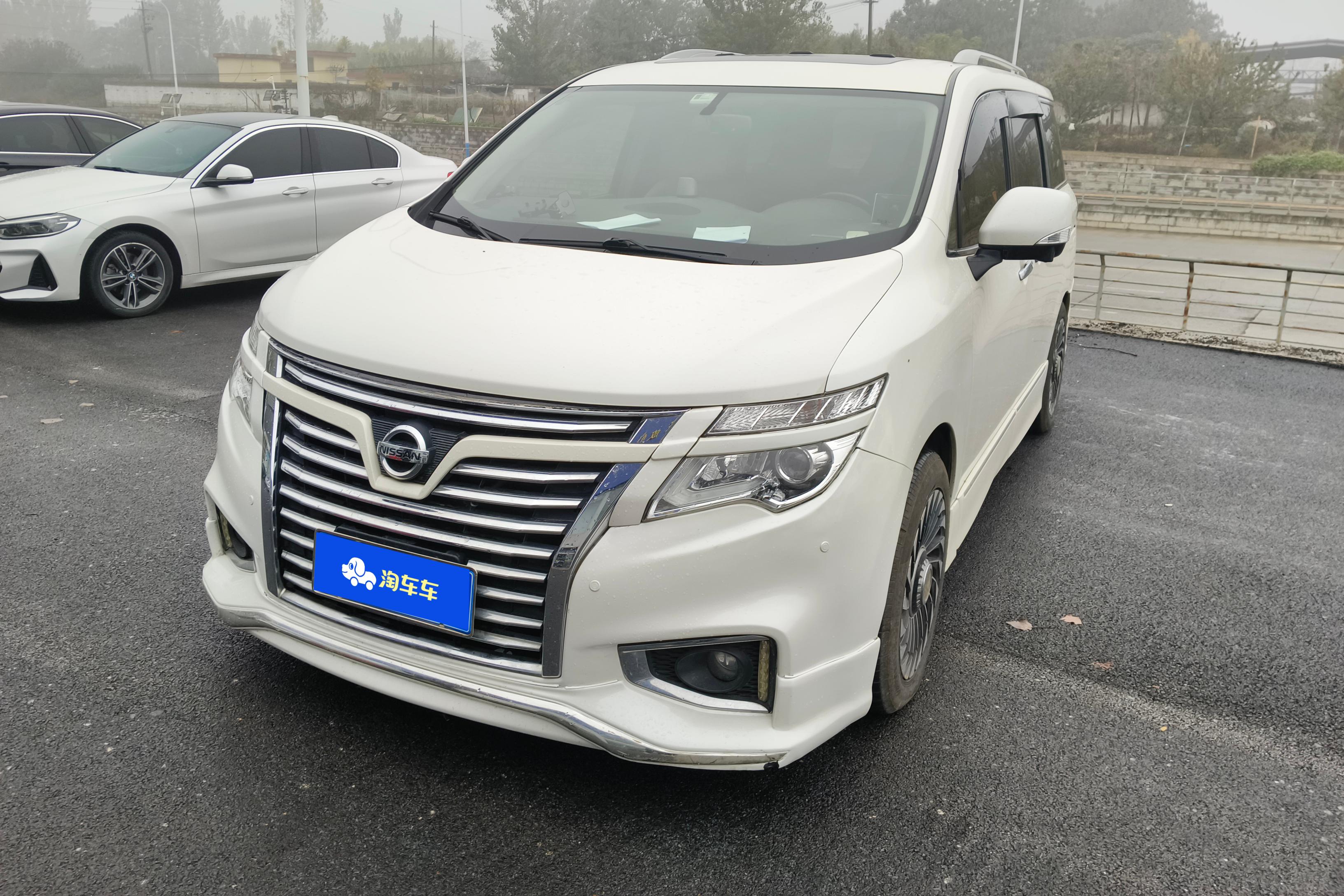 Nissan Quest 2016 汽车图片 