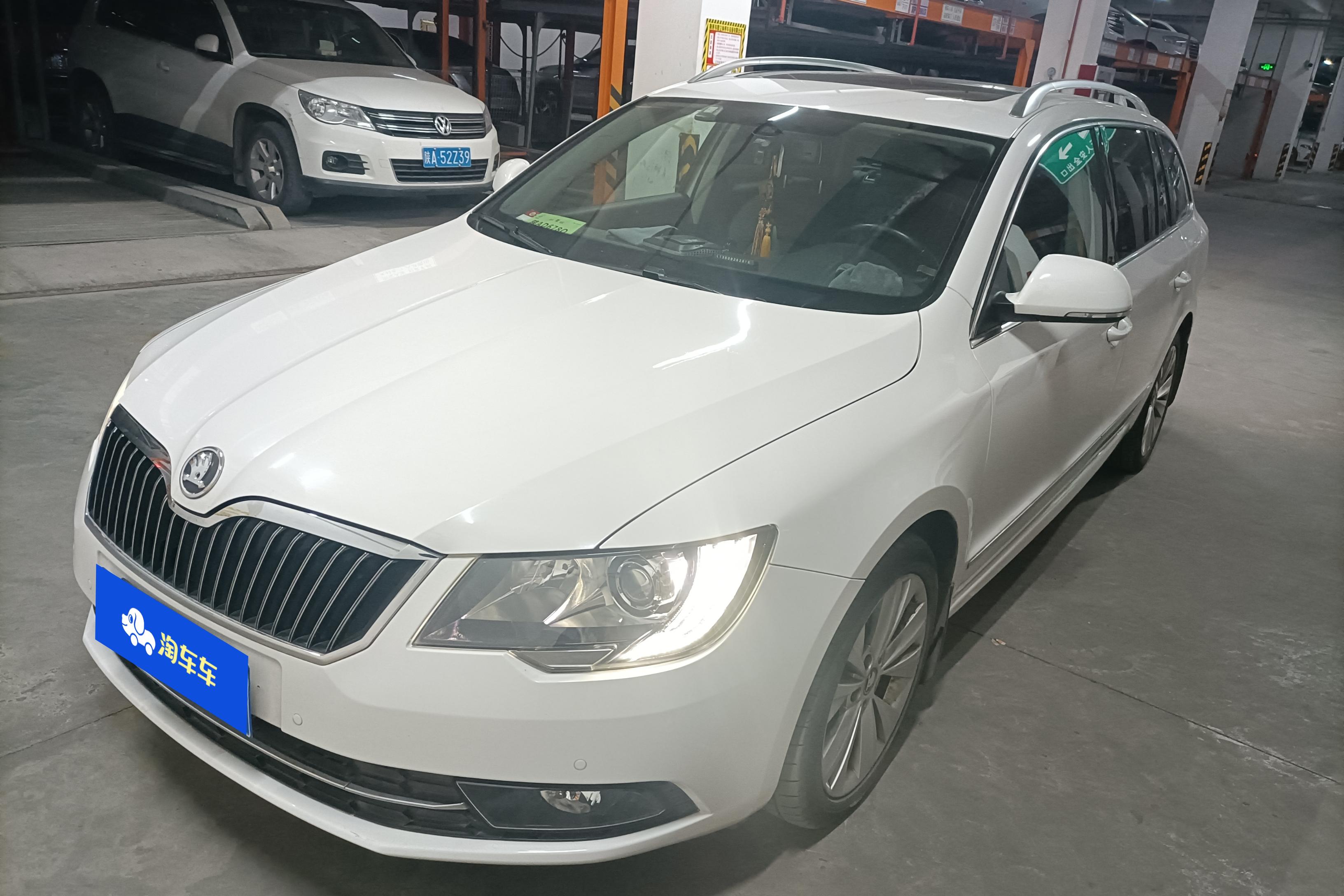 Skoda Superb Combi 2014 صورة سيارة 
