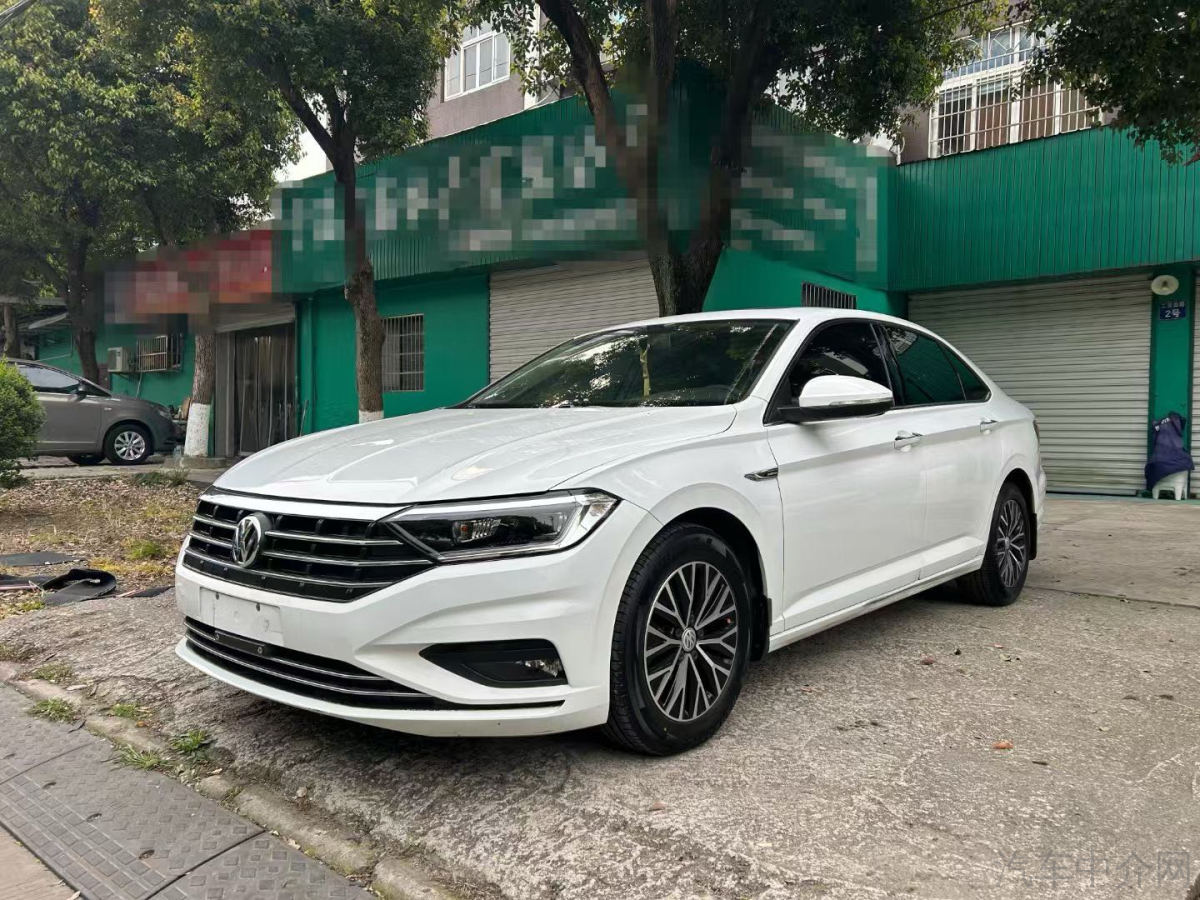 Volkswagen Sagitar 2020 immagine di auto 