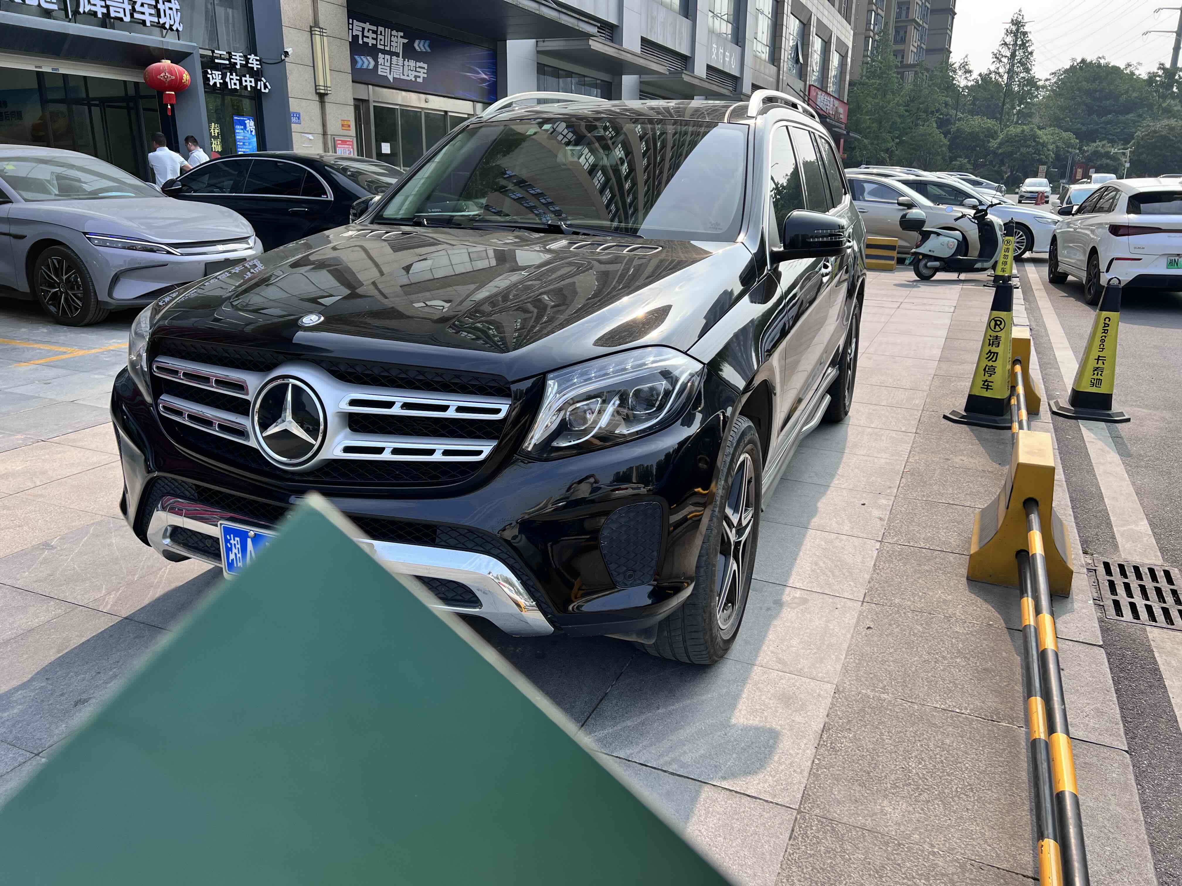 Mercedes-Benz GLS AMG 2016 Mercedes-Benz GLS AMG 2016 car image