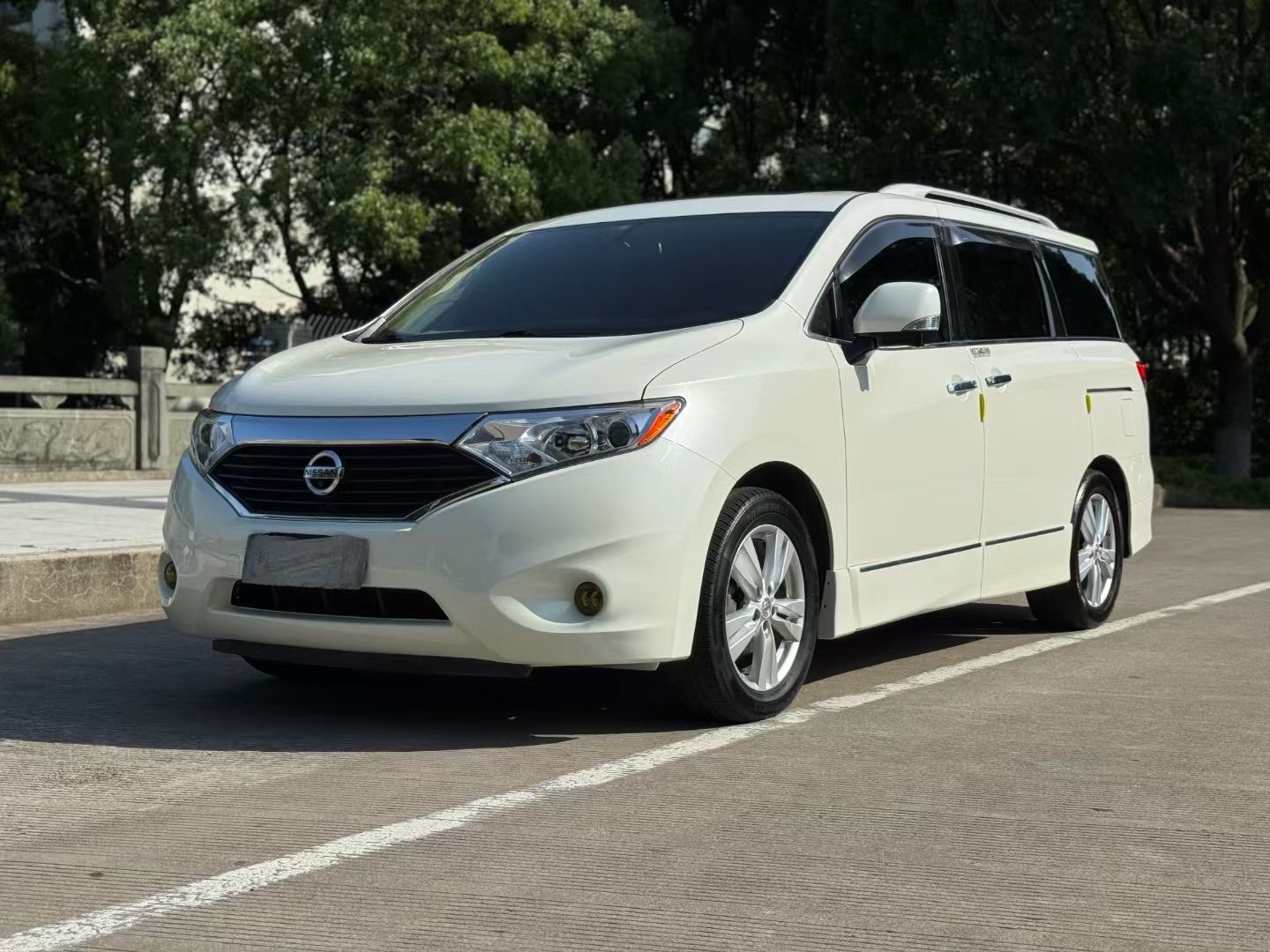 Nissan Quest 2016 汽车图片 