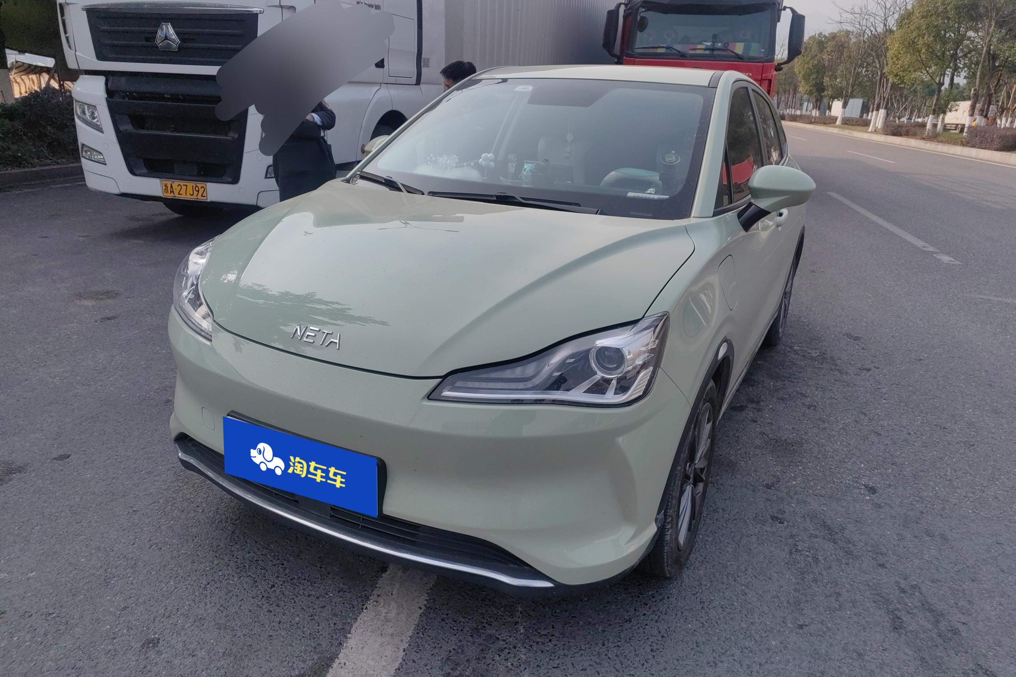 哪吒汽车 哪吒L 2023 汽车图片 