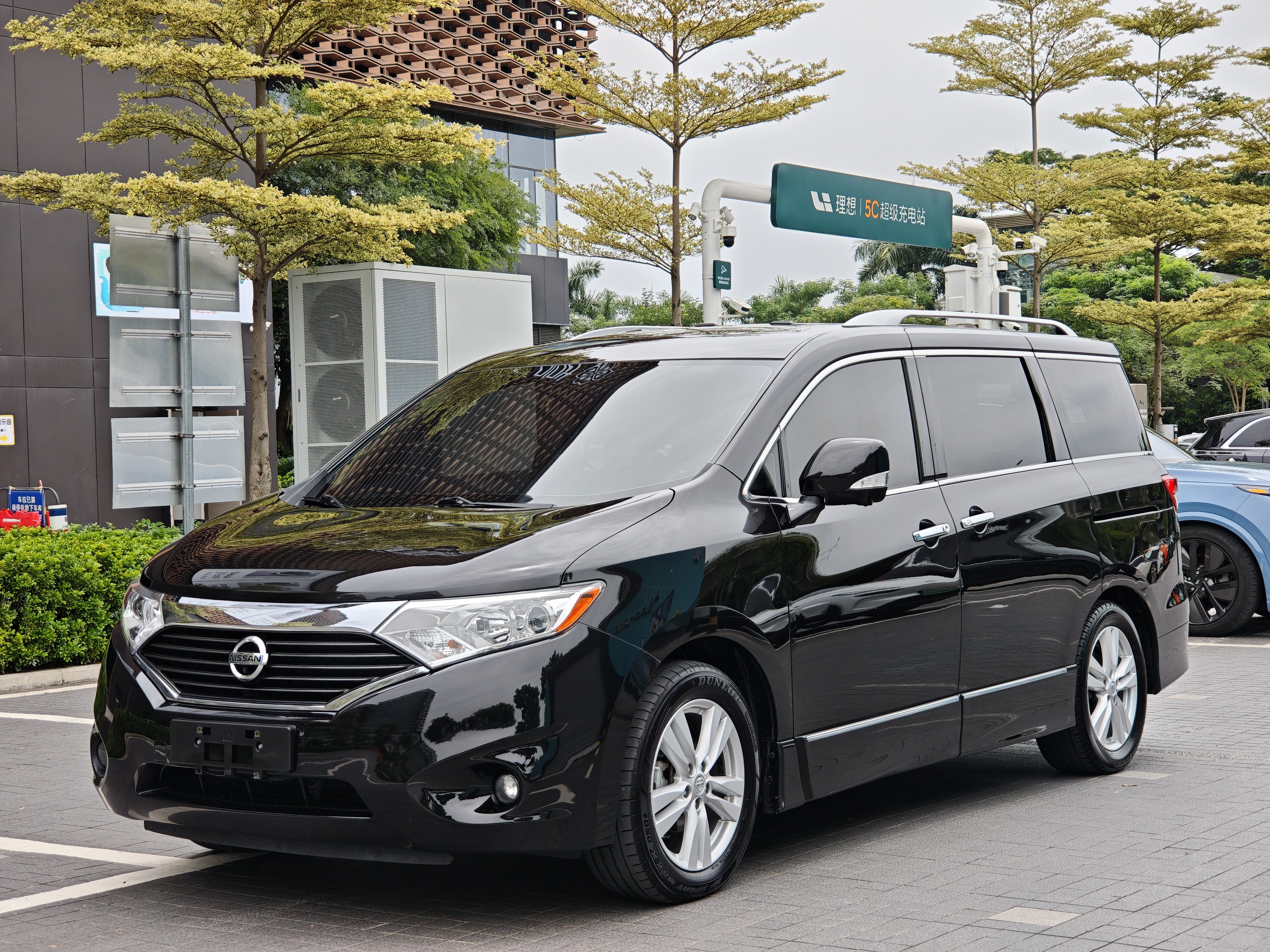 Nissan Quest 2016 汽车图片 