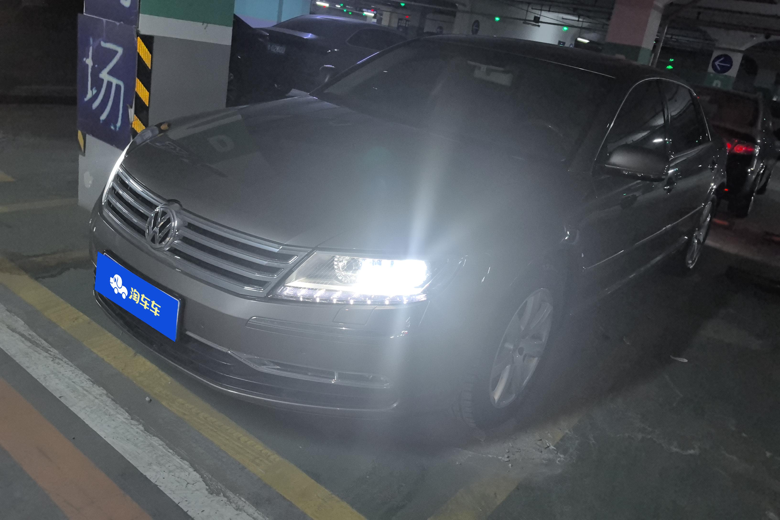 Volkswagen Pheaton 2013 Volkswagen Pheaton 2013 immagine di auto