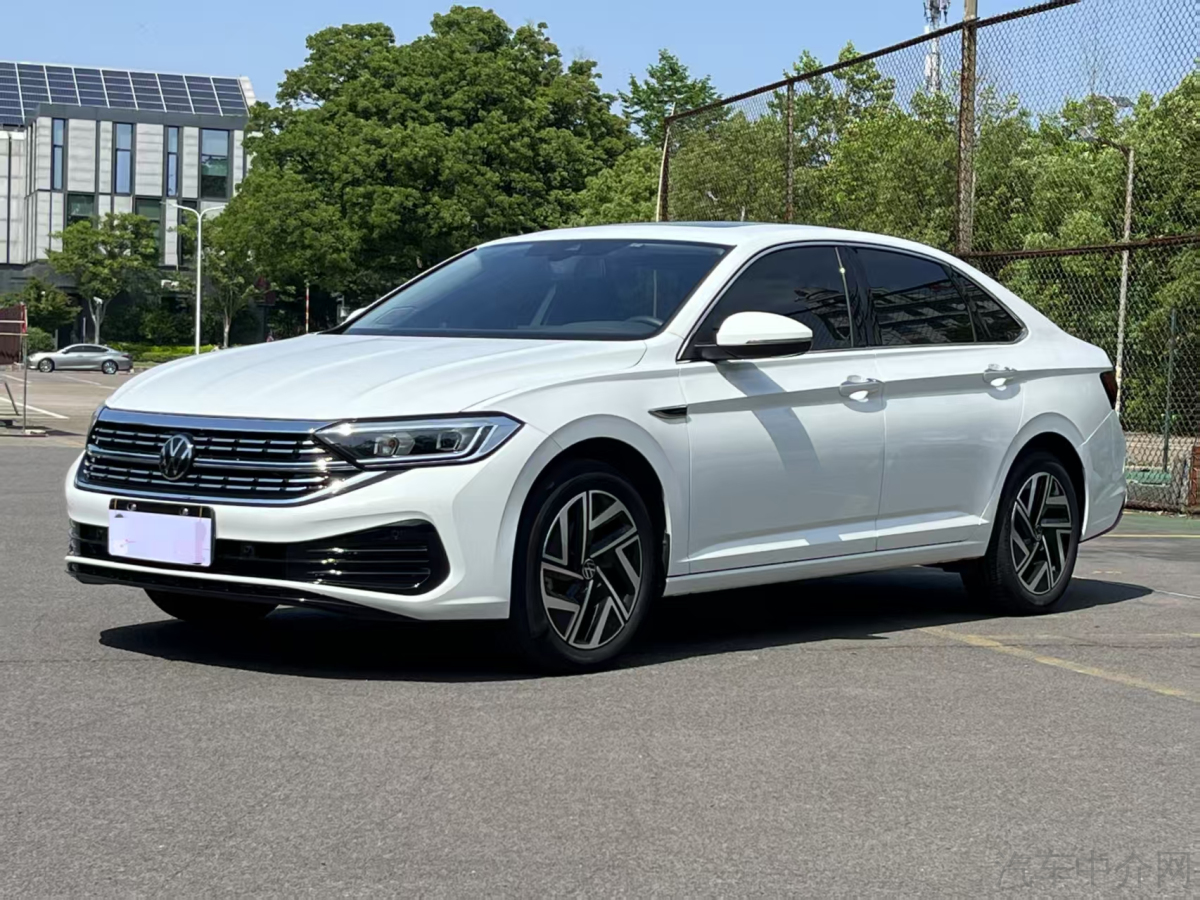 Volkswagen Sagitar 2023 immagine di auto 