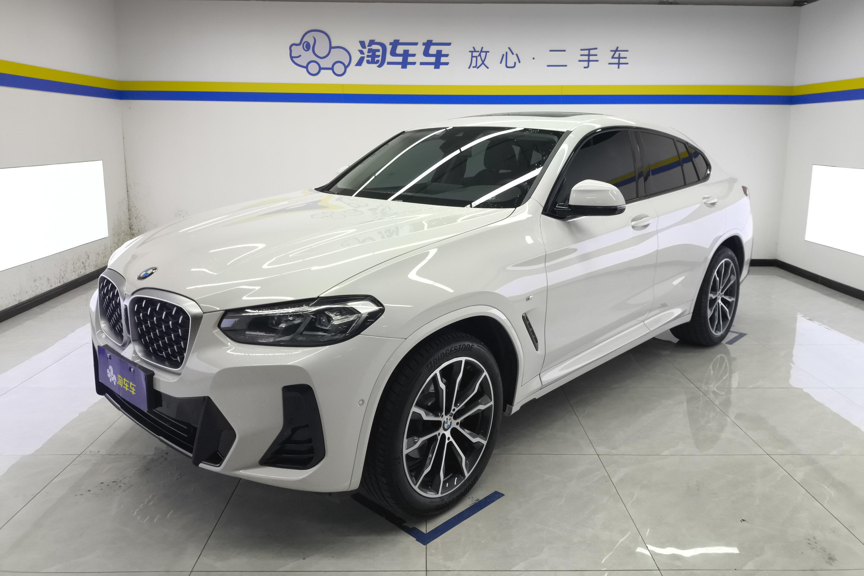 BMW X4 M40i 2024 car image 