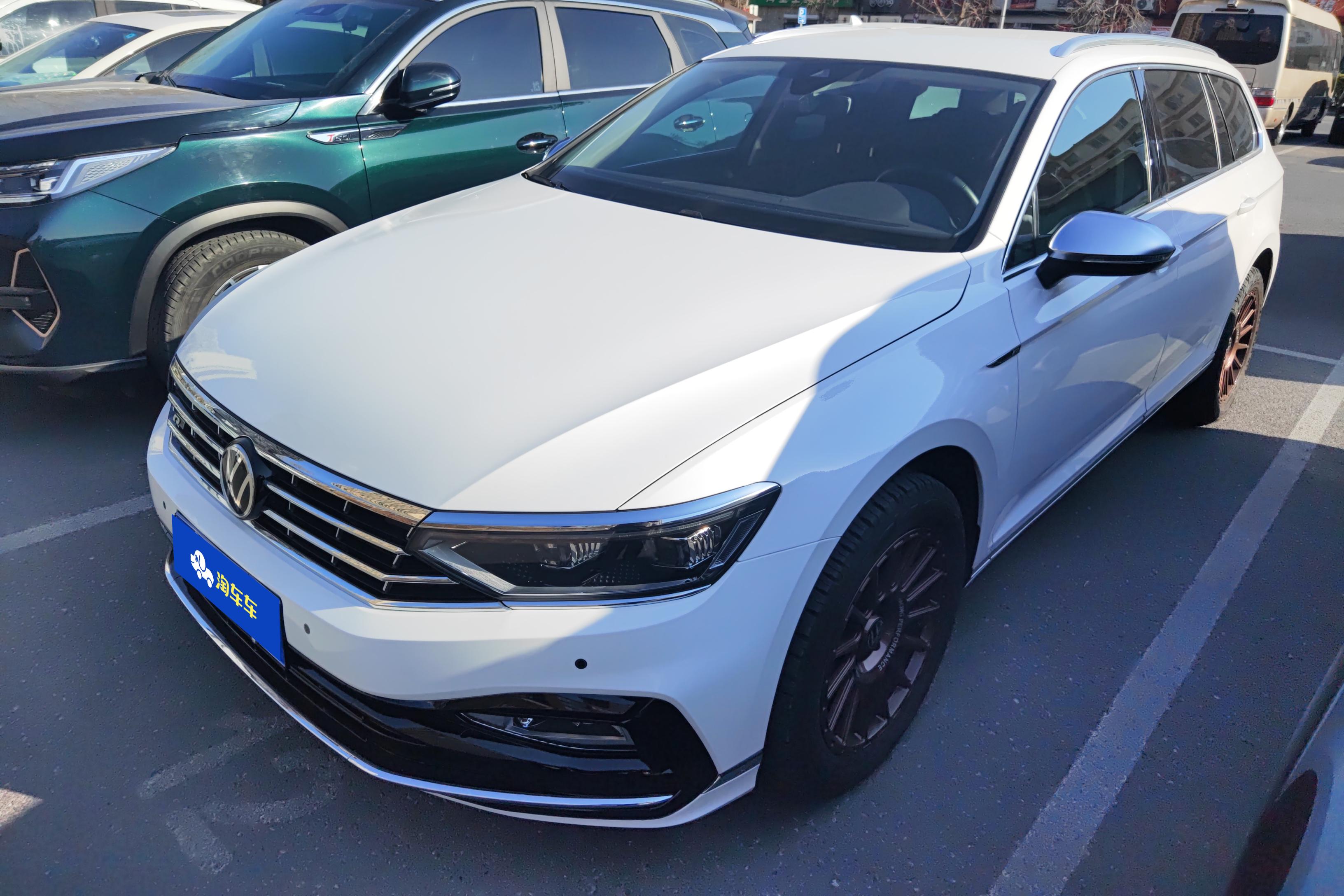 Volkswagen Passat Variant 2022 Volkswagen Passat Variant 2022 immagine di auto
