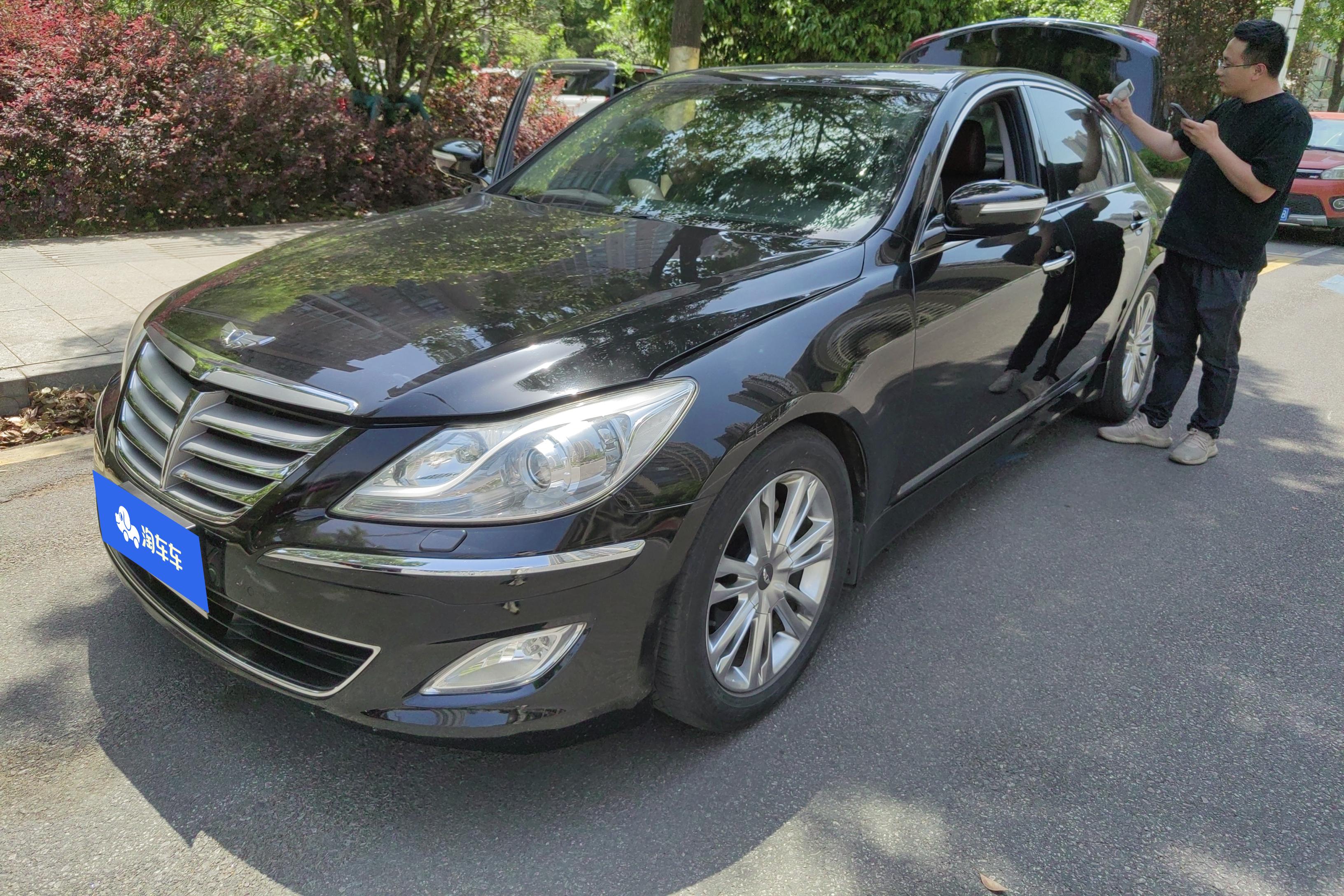 Hyundai Rohens 2014 car image 