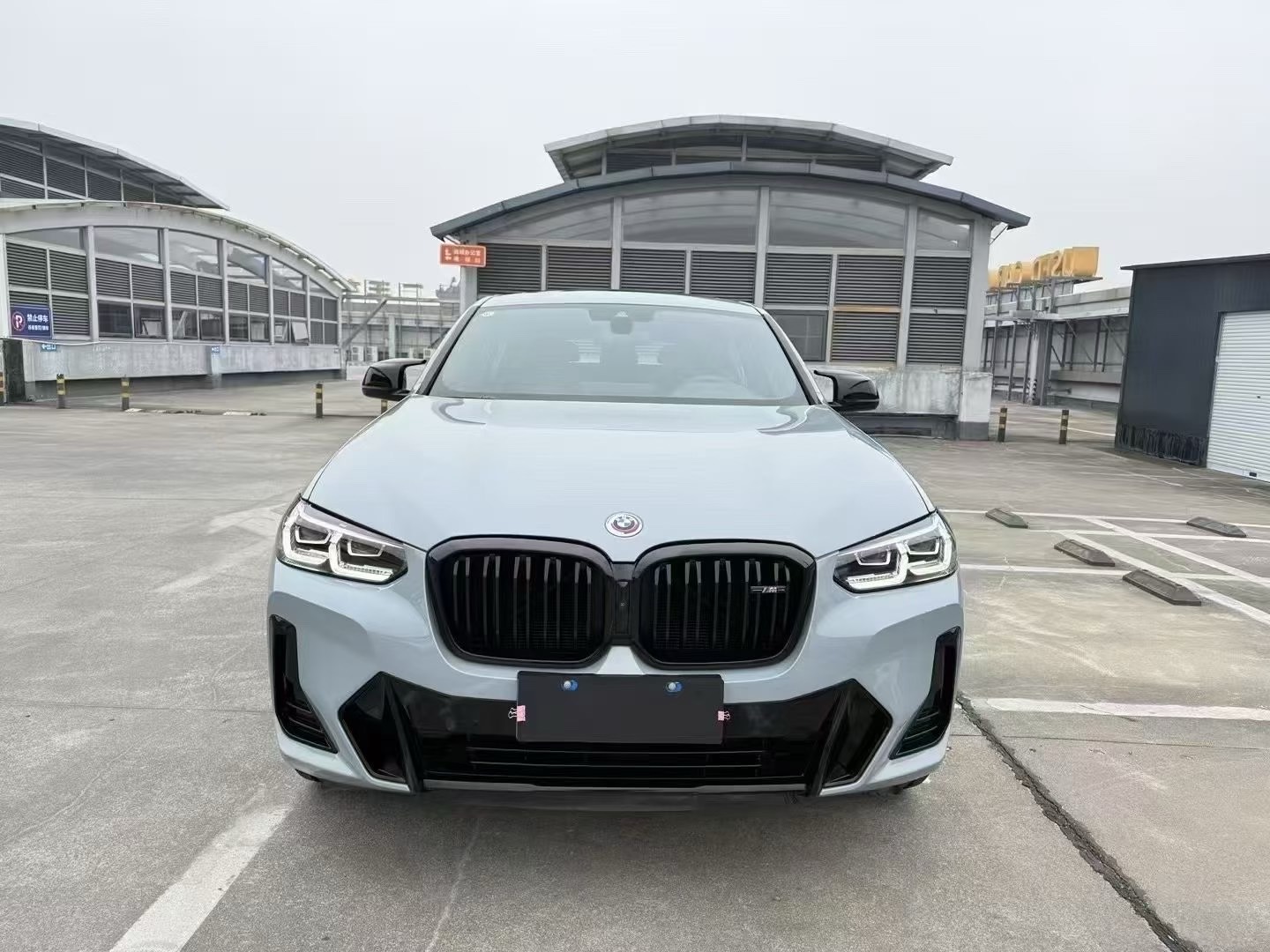 BMW X4 M40i 2023 car image 