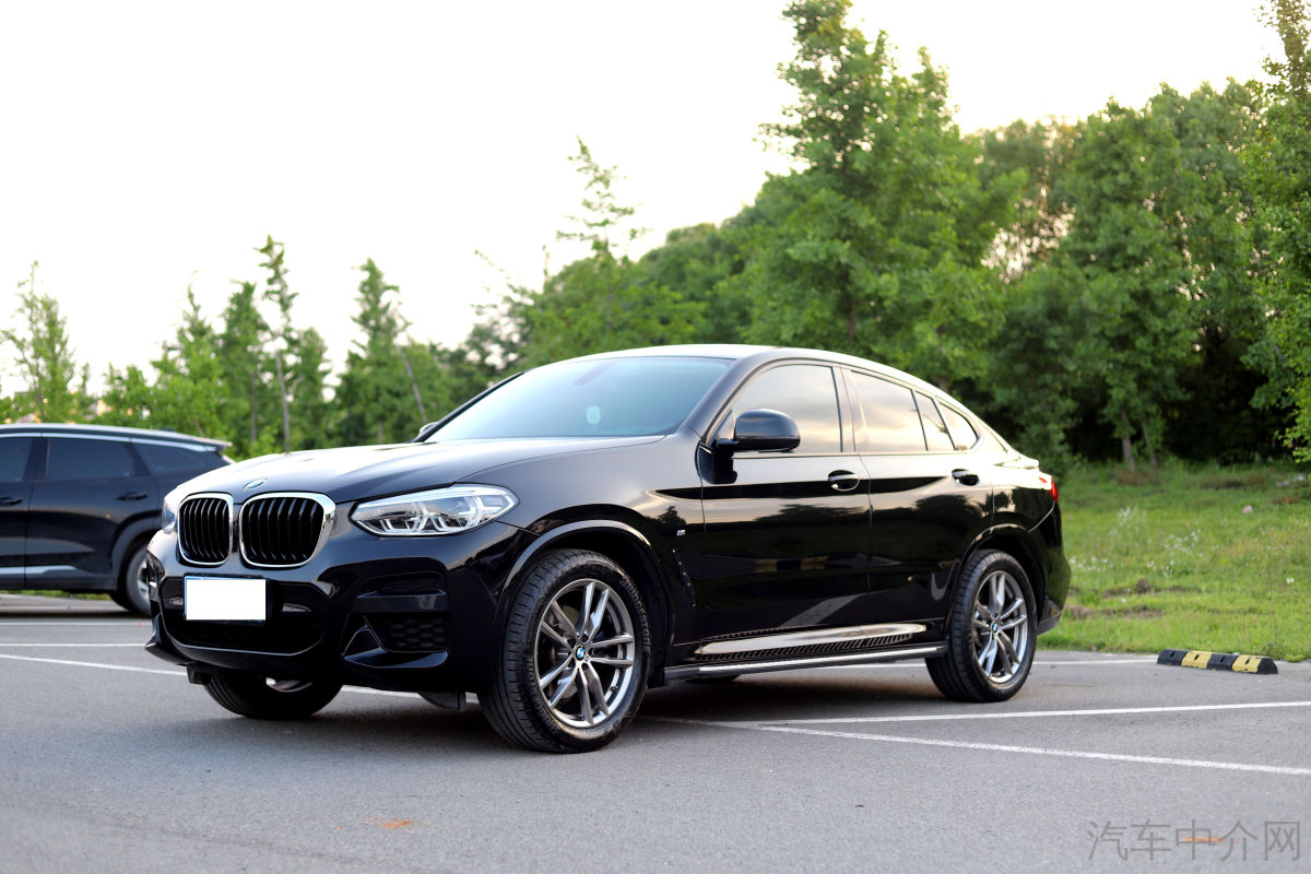 BMW X4 M40i 2021 car image 