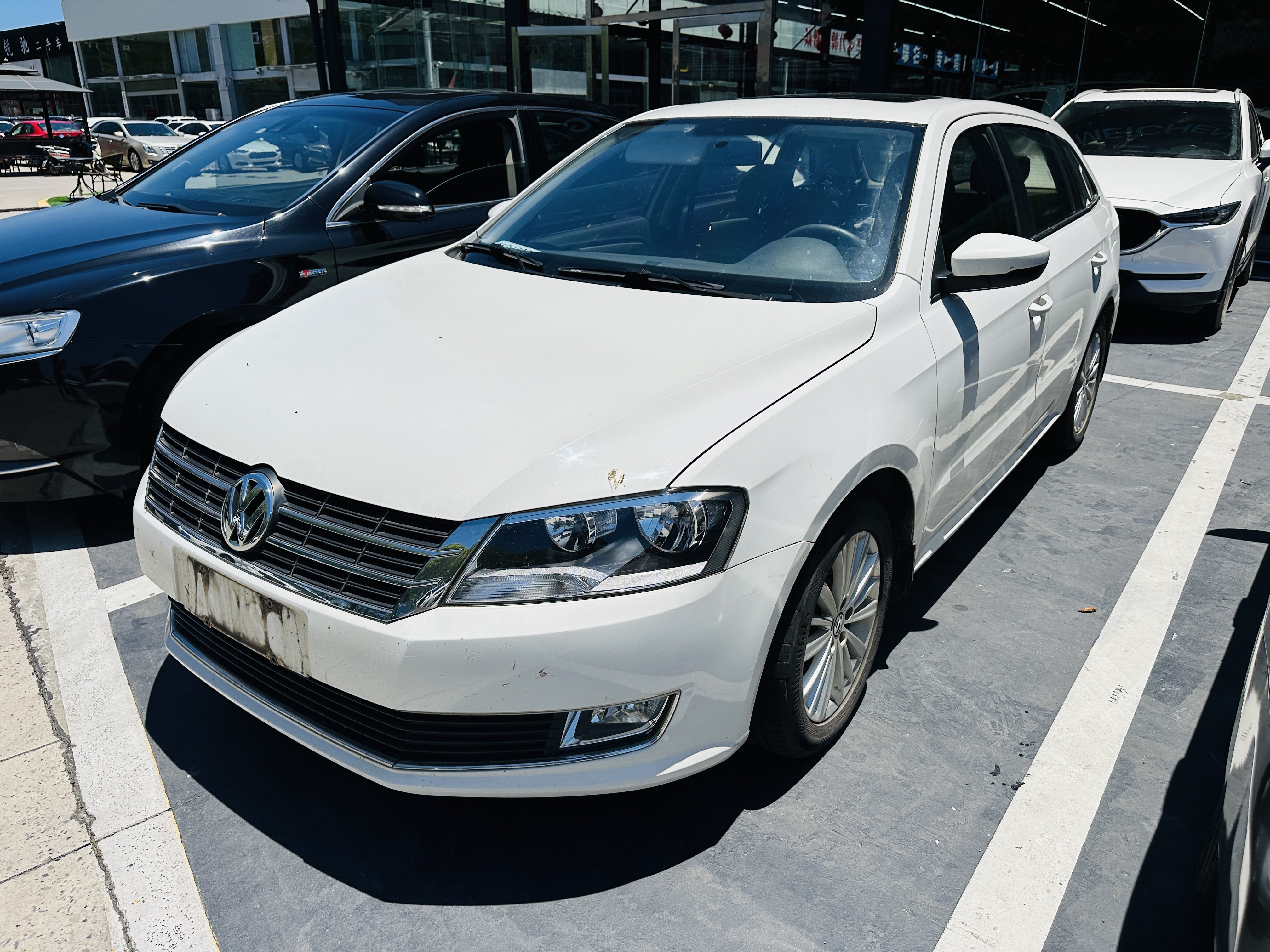 Volkswagen Gran Lavida 2014 immagine di auto 