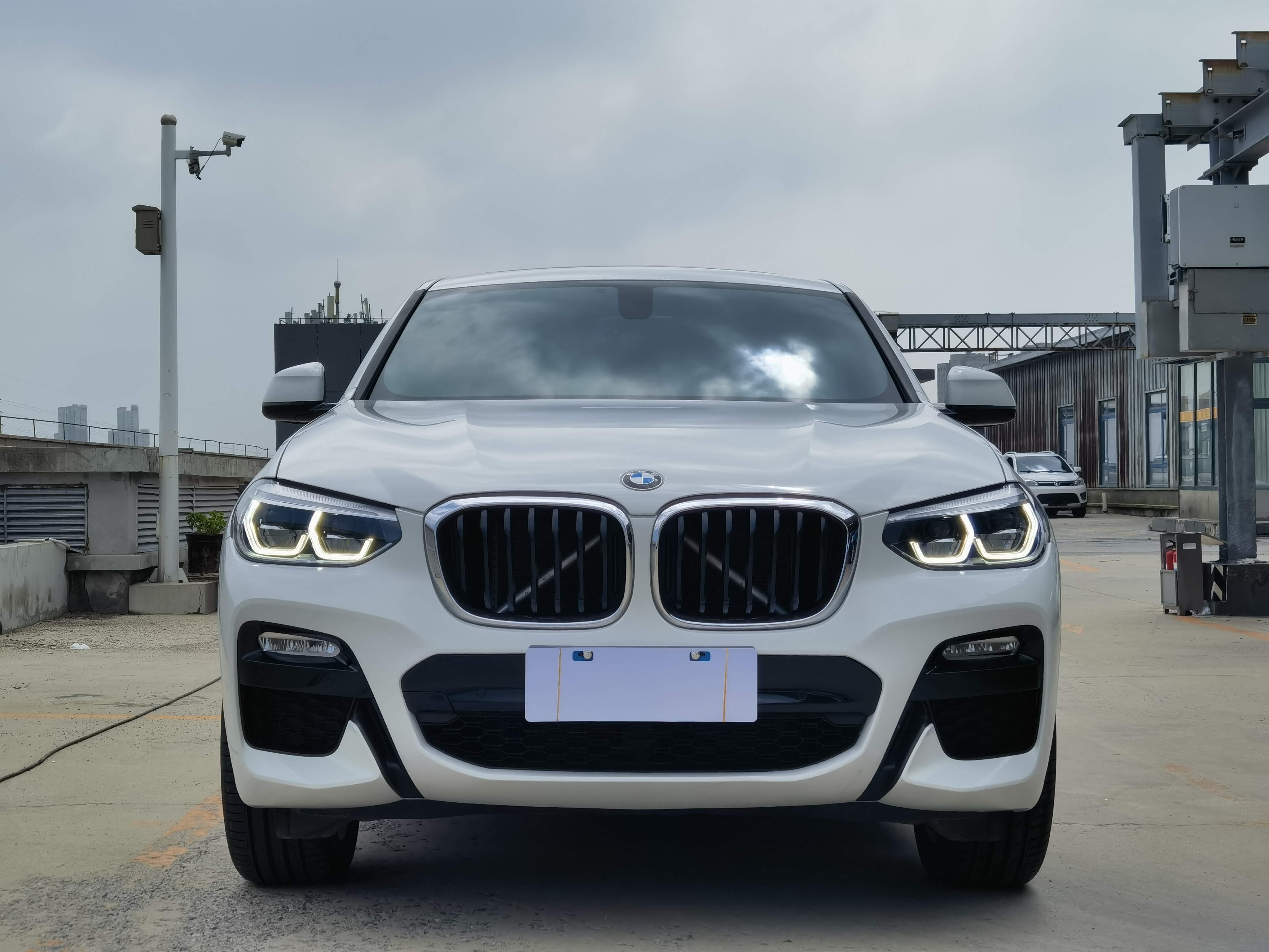 BMW X4 M40i 2019 car image 