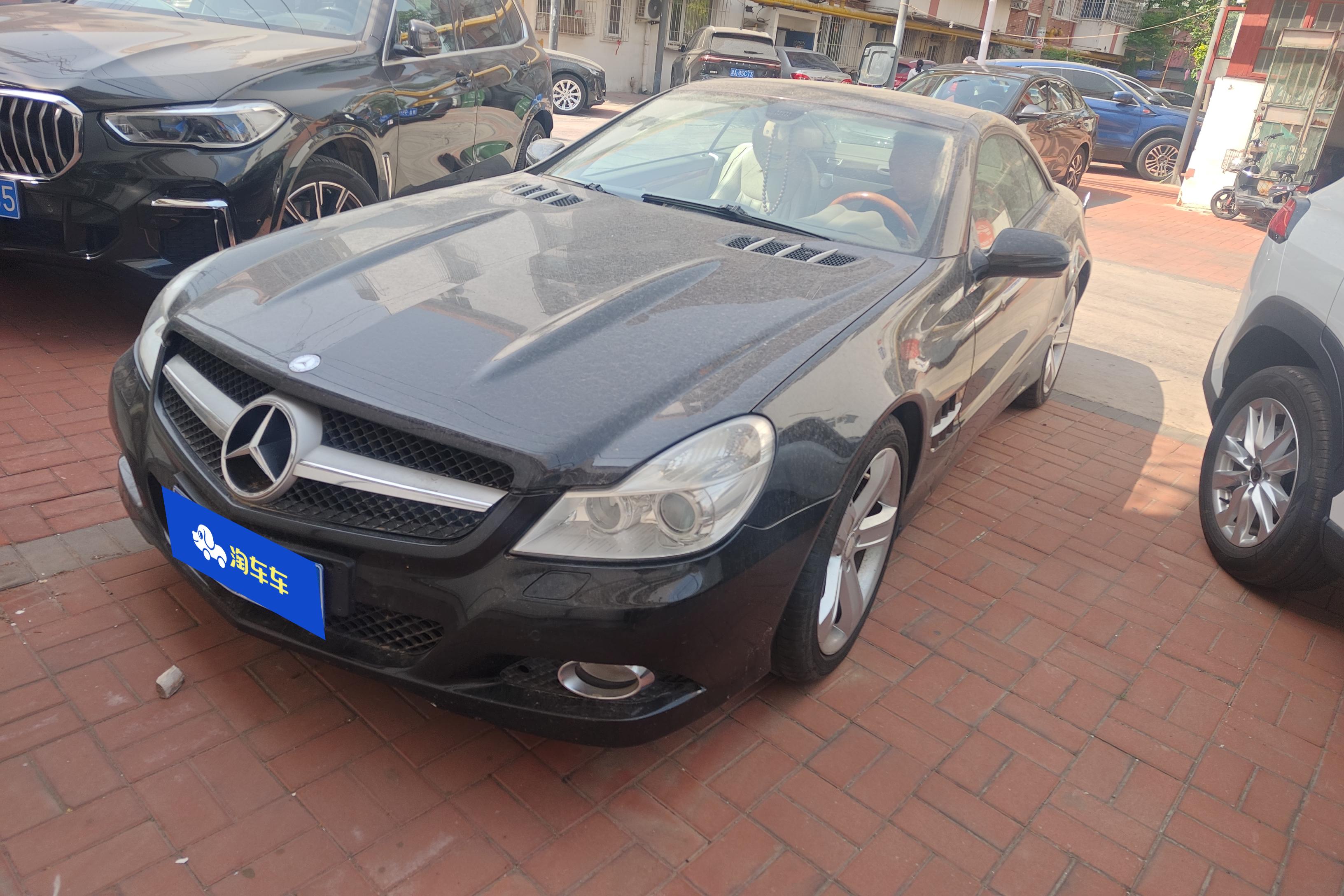 Mercedes-Benz SL Class 2010 car image 