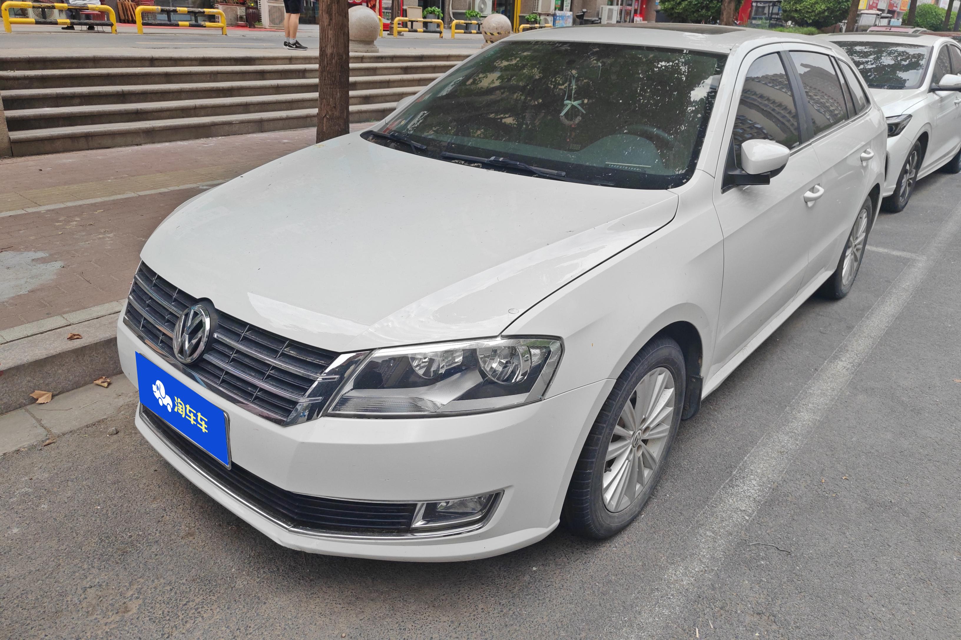 Volkswagen Gran Lavida 2015 immagine di auto 