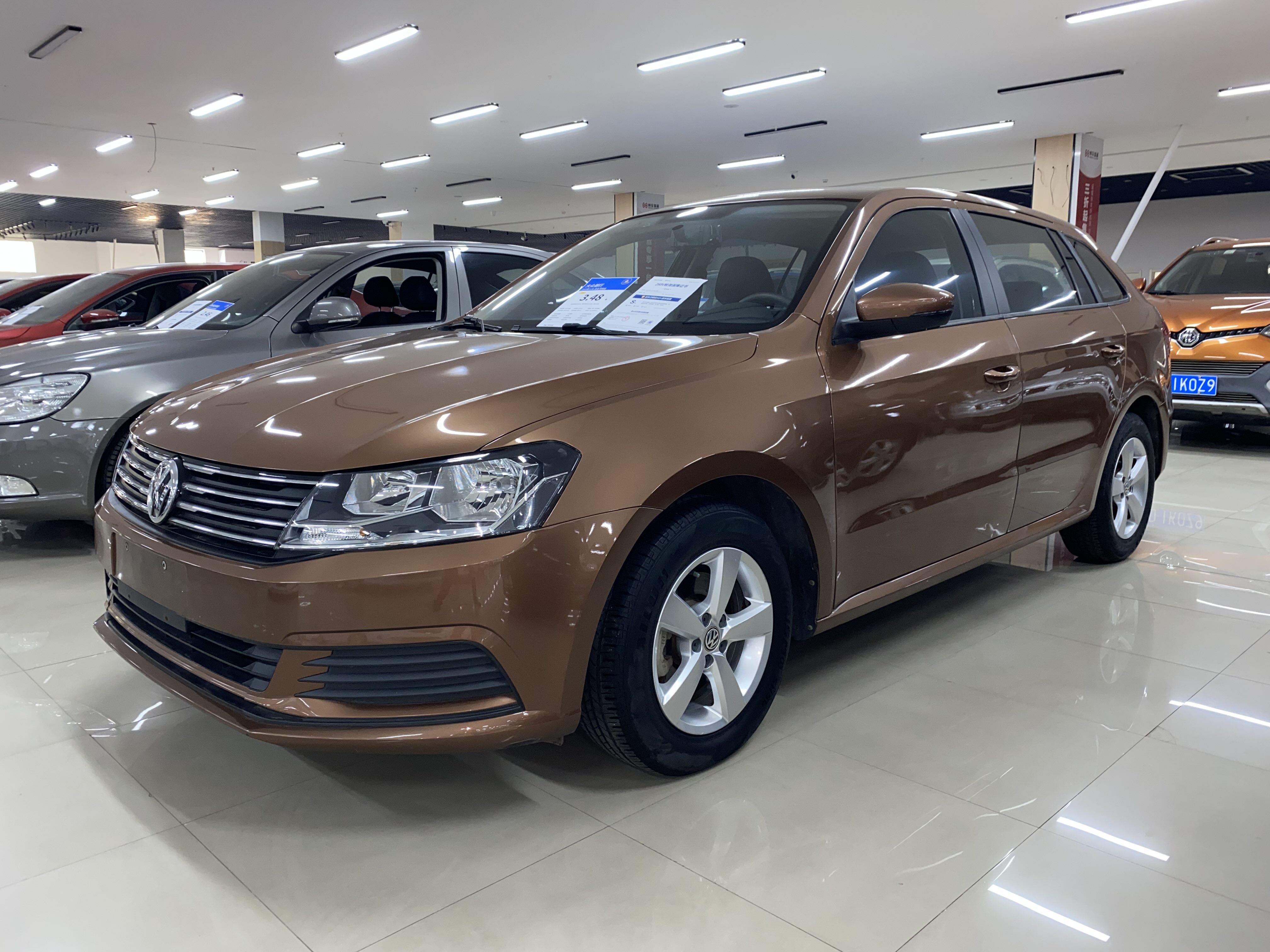 Volkswagen Gran Lavida 2016 immagine di auto 