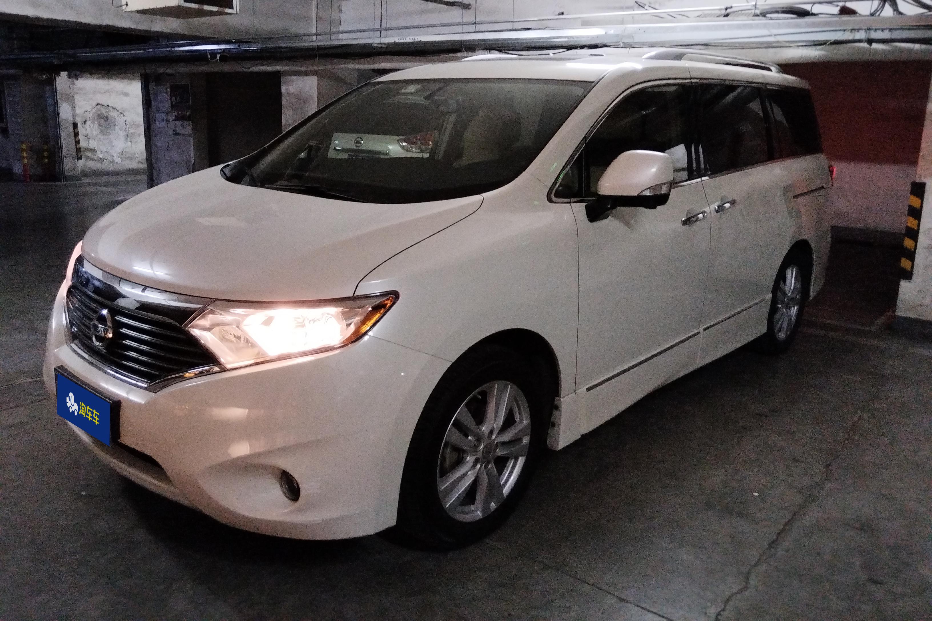 Nissan Quest 2015 汽车图片 