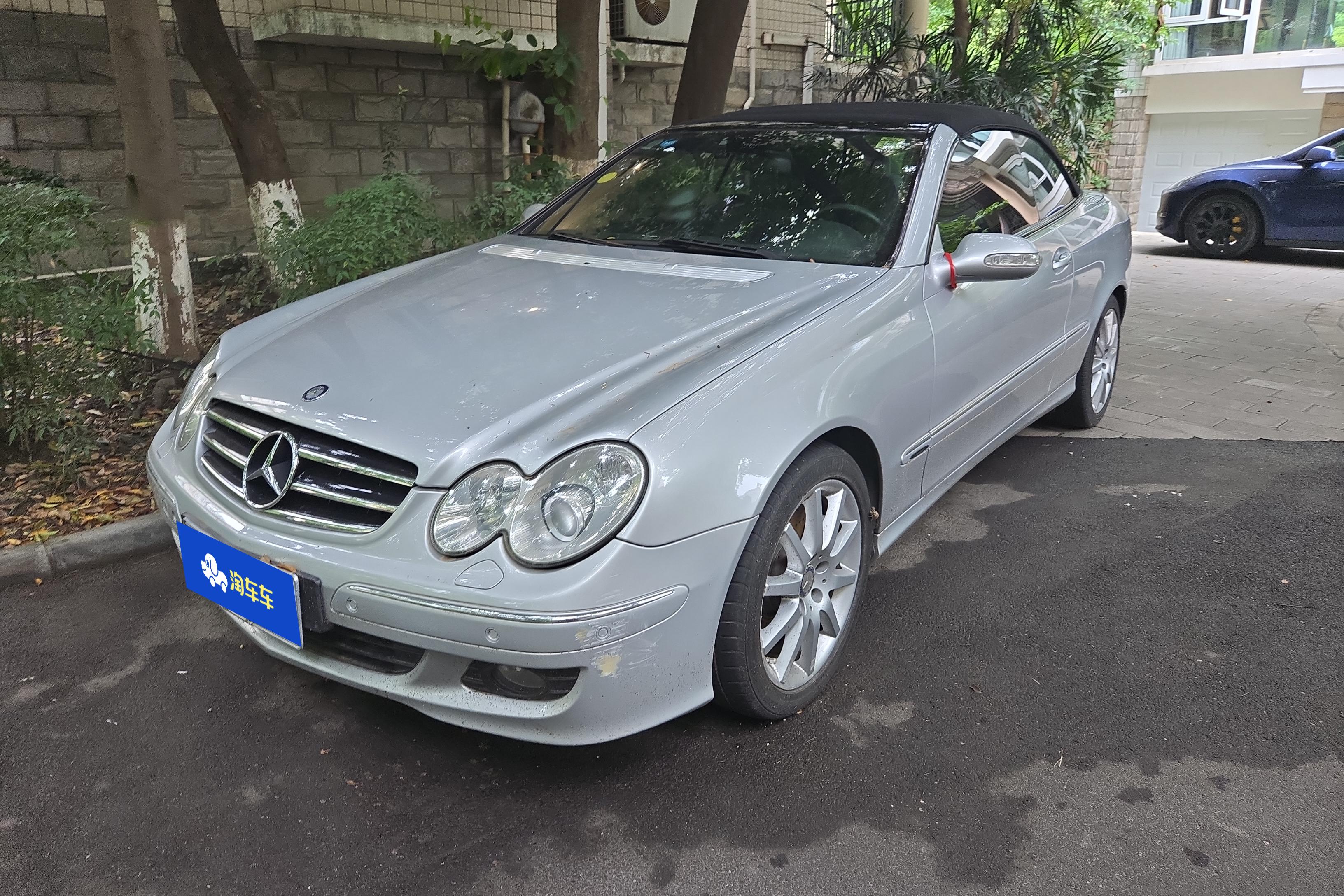 Mercedes-Benz CLK Class 2009 car image 