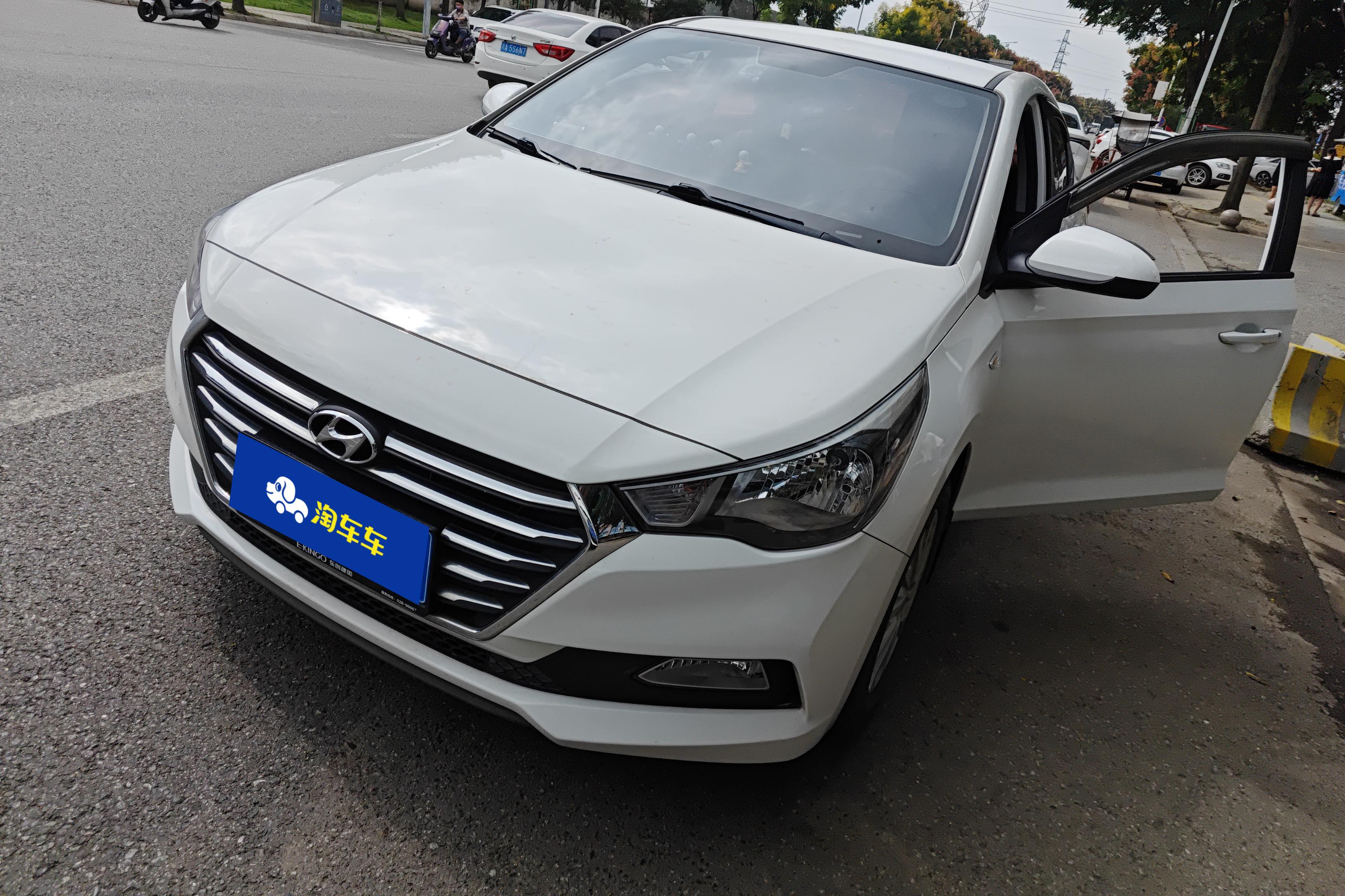 Hyundai Verna 2017 car image 