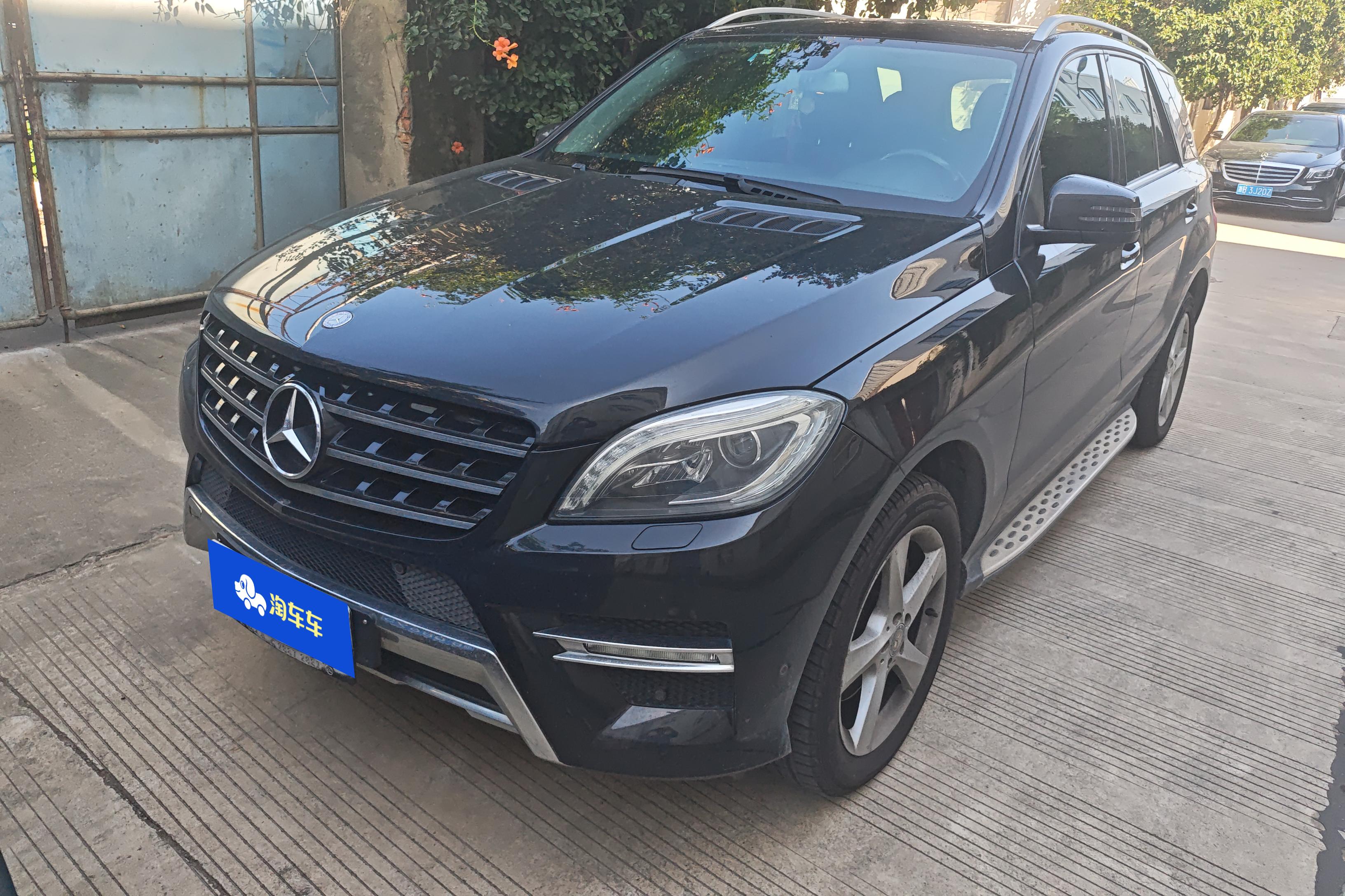 Mercedes-Benz M Class 2015 car image 