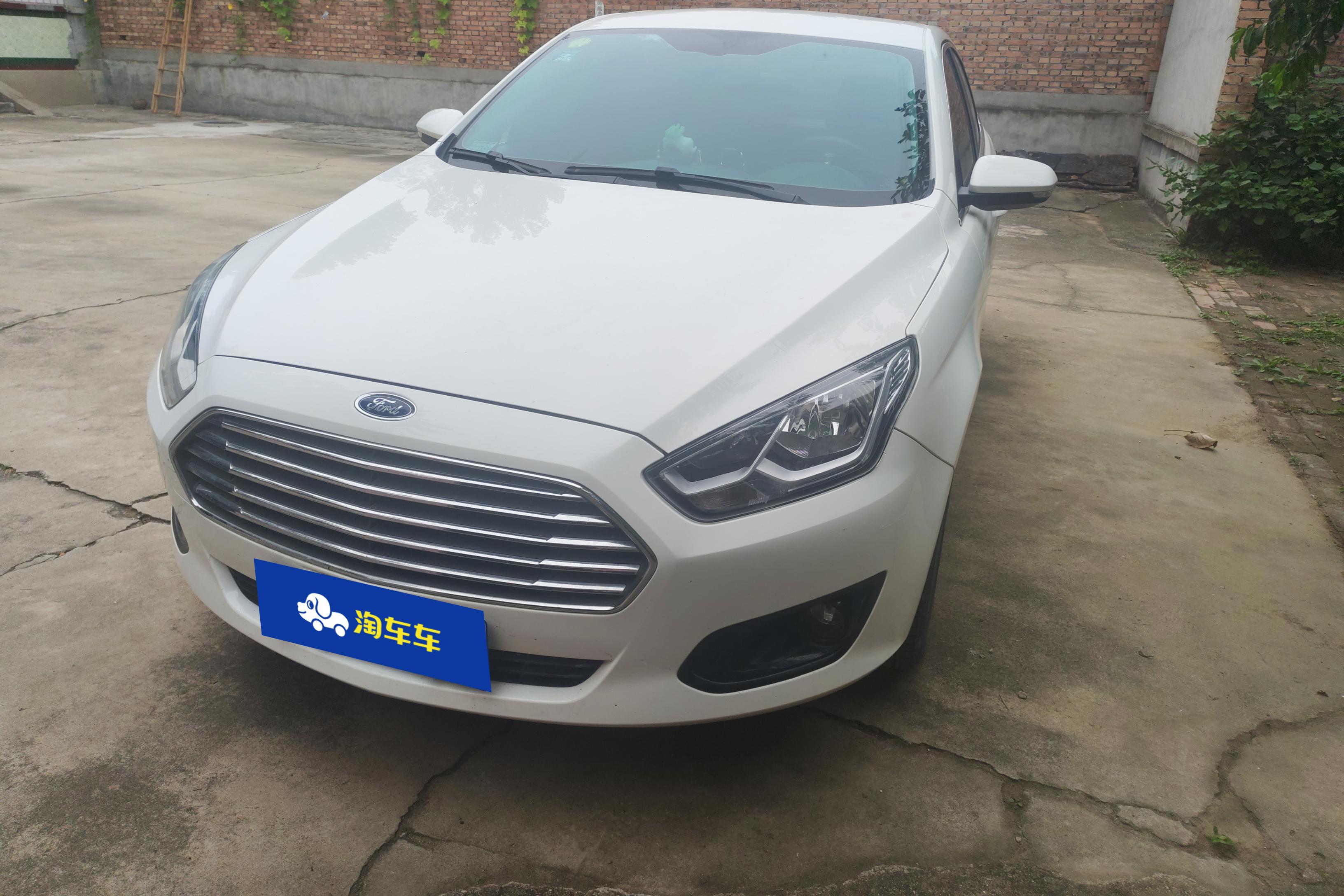 Ford Escort 2017 Ford Escort 2017 car image