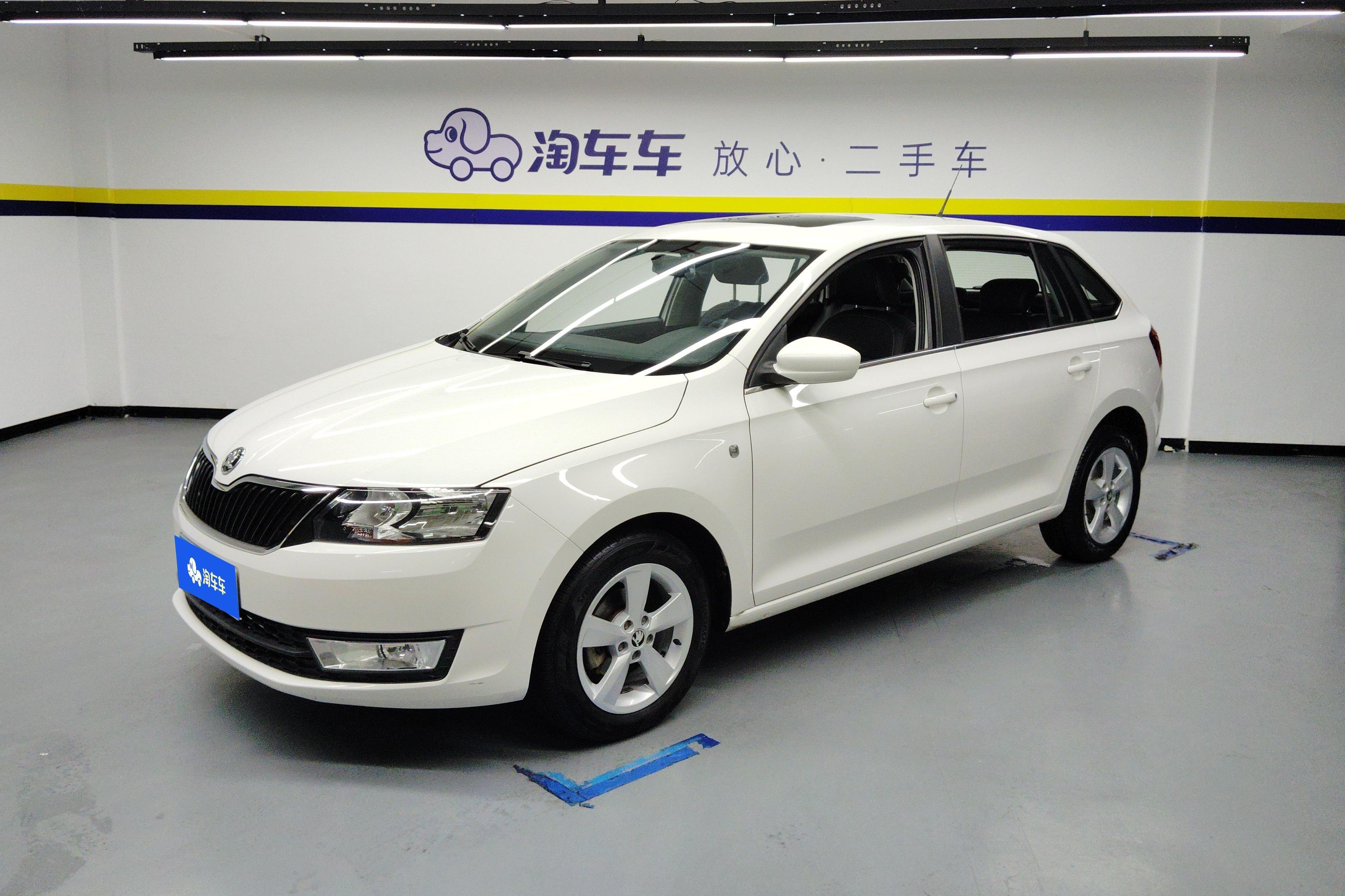 Skoda Rapid Spaceback 2016 Skoda Rapid Spaceback 2016 car image