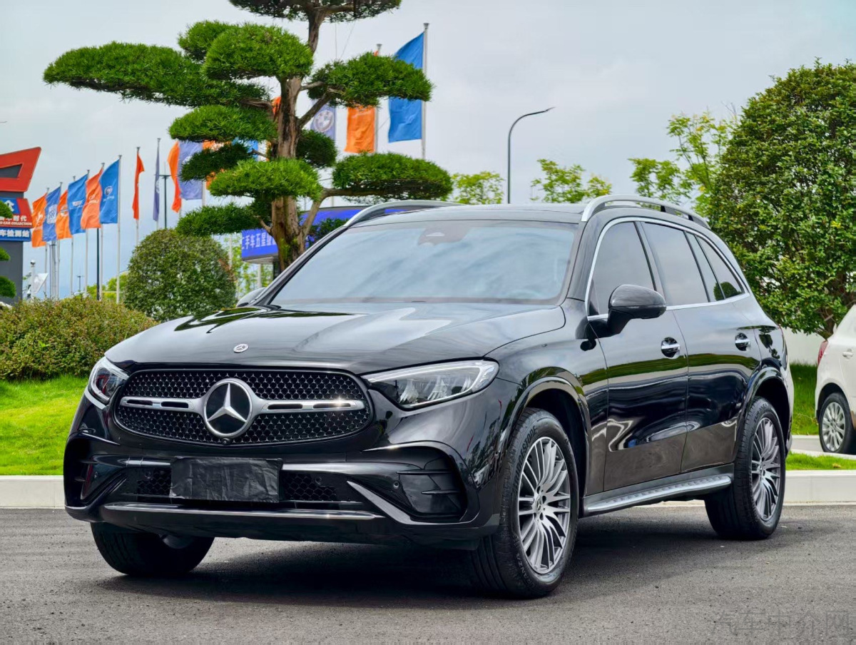 Mercedes-Benz GLC Class 2024 car image 