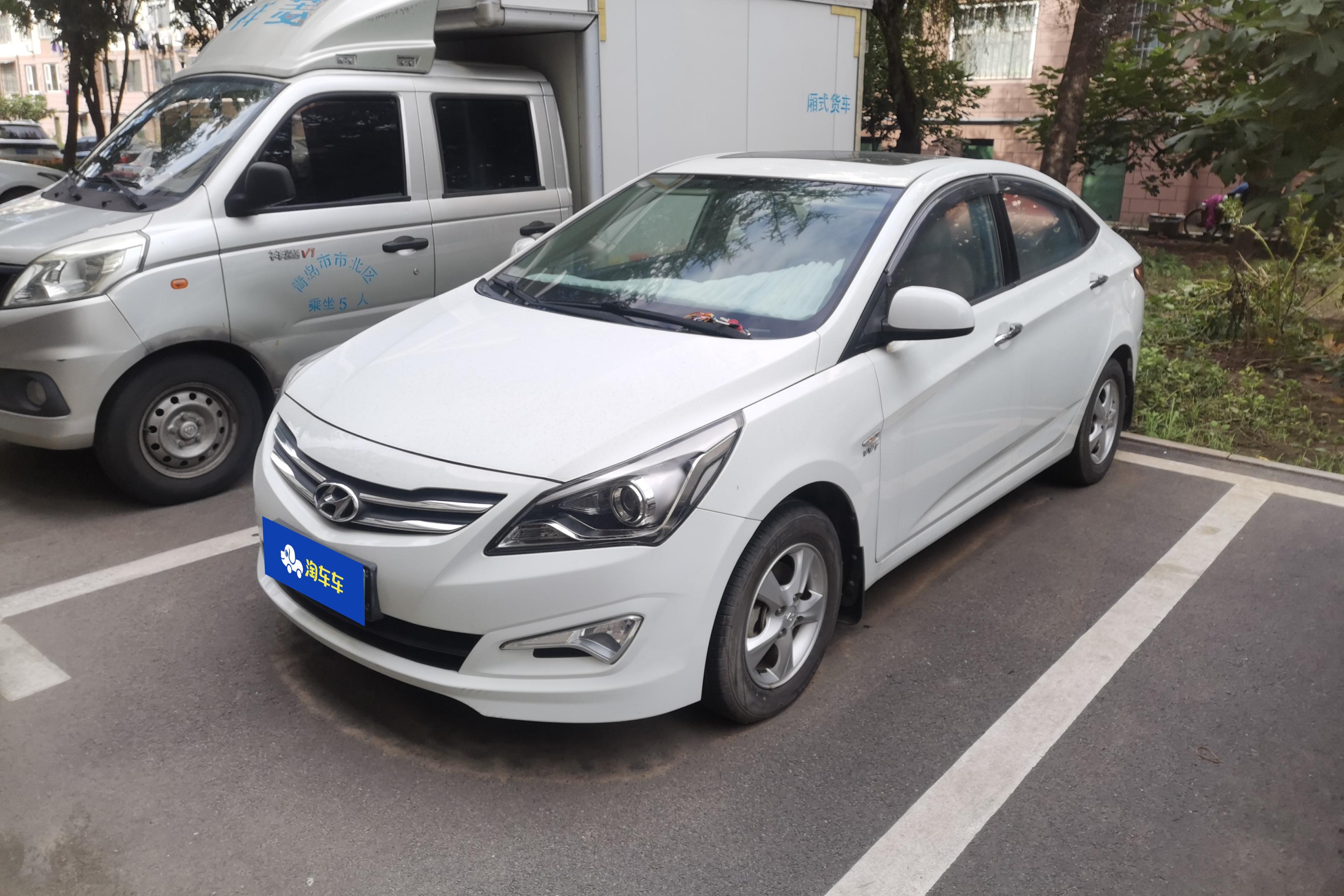 Hyundai Reina 2015 car image 