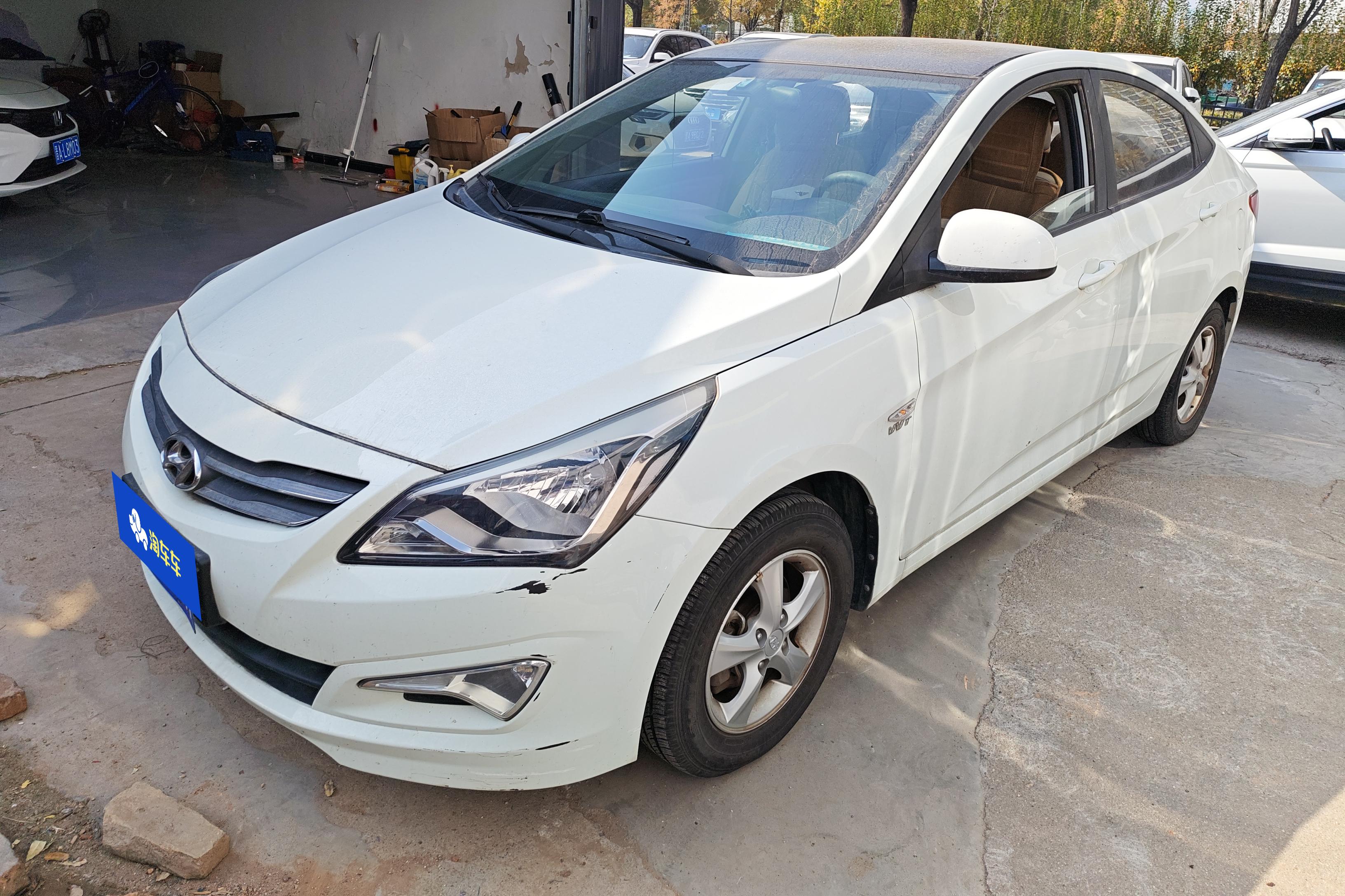 Hyundai Reina 2016 car image 