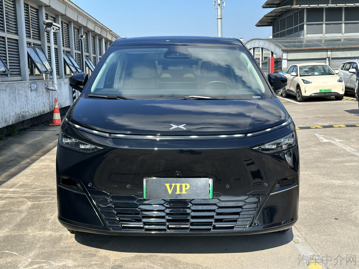 Xpeng X9 2024 immagine di auto 