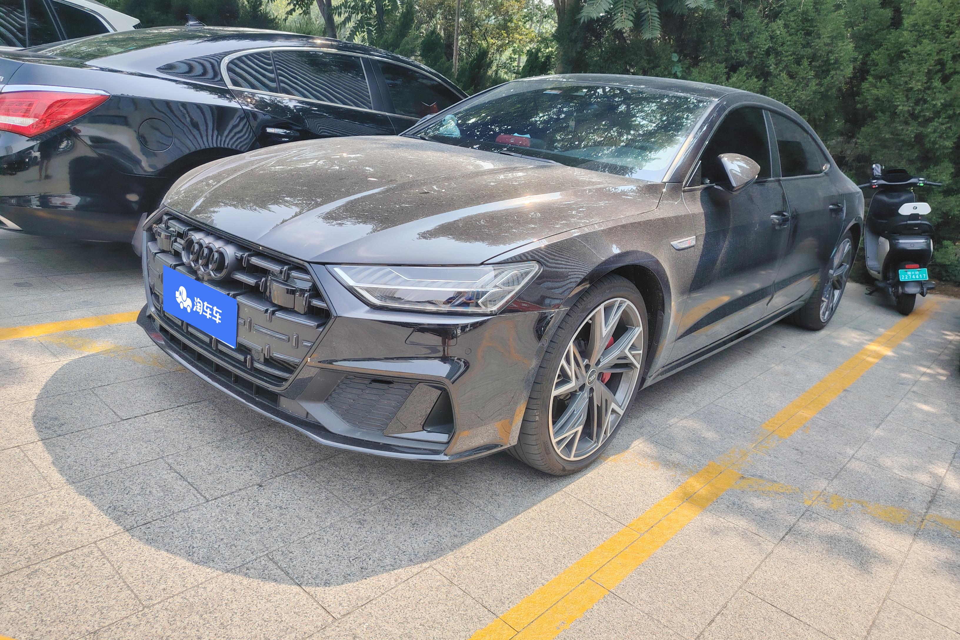 Audi A7L 2023 car image 