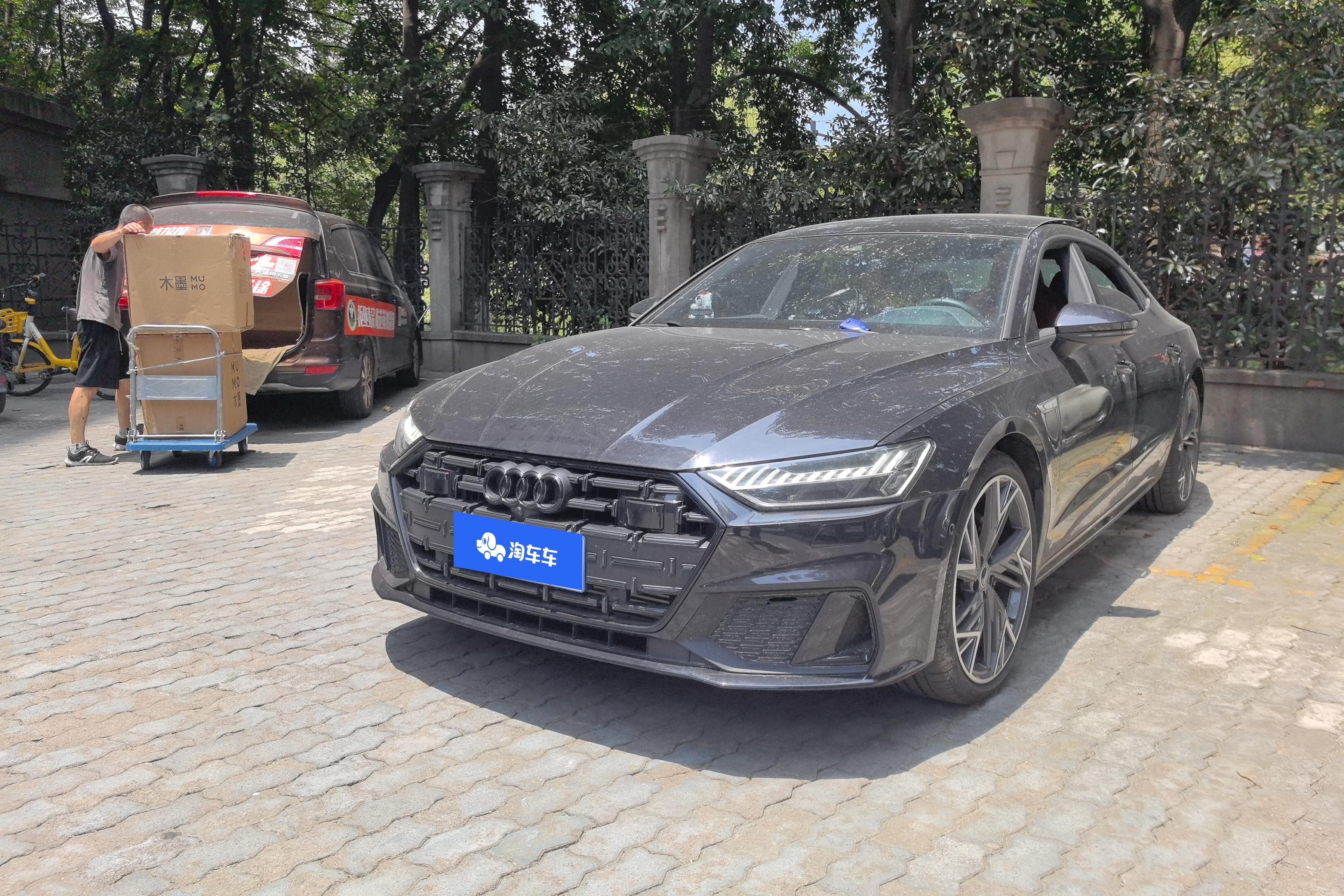 Audi A7L 2023 car image 