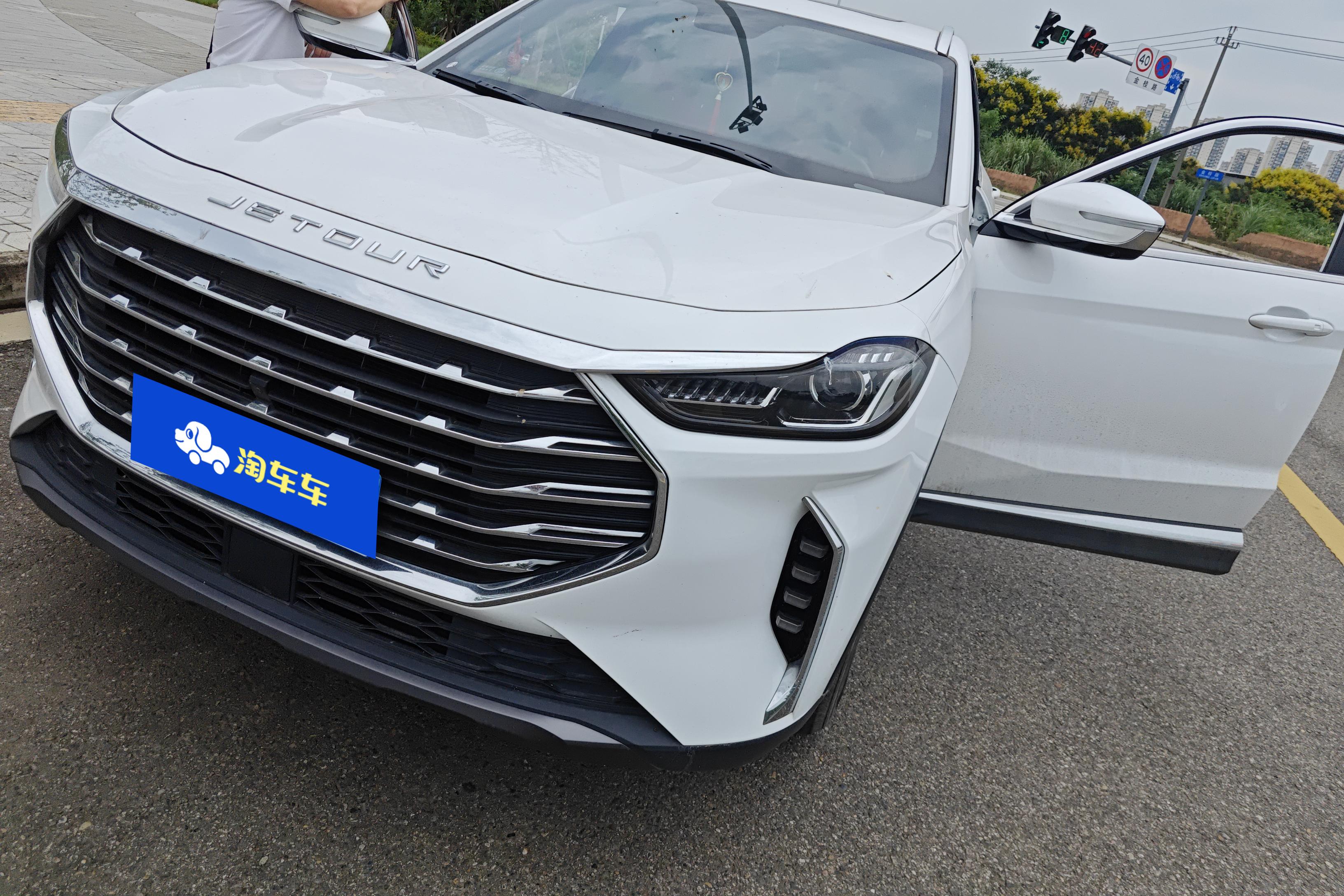 Jetour X70 PLUS C-DM 2022 car image 