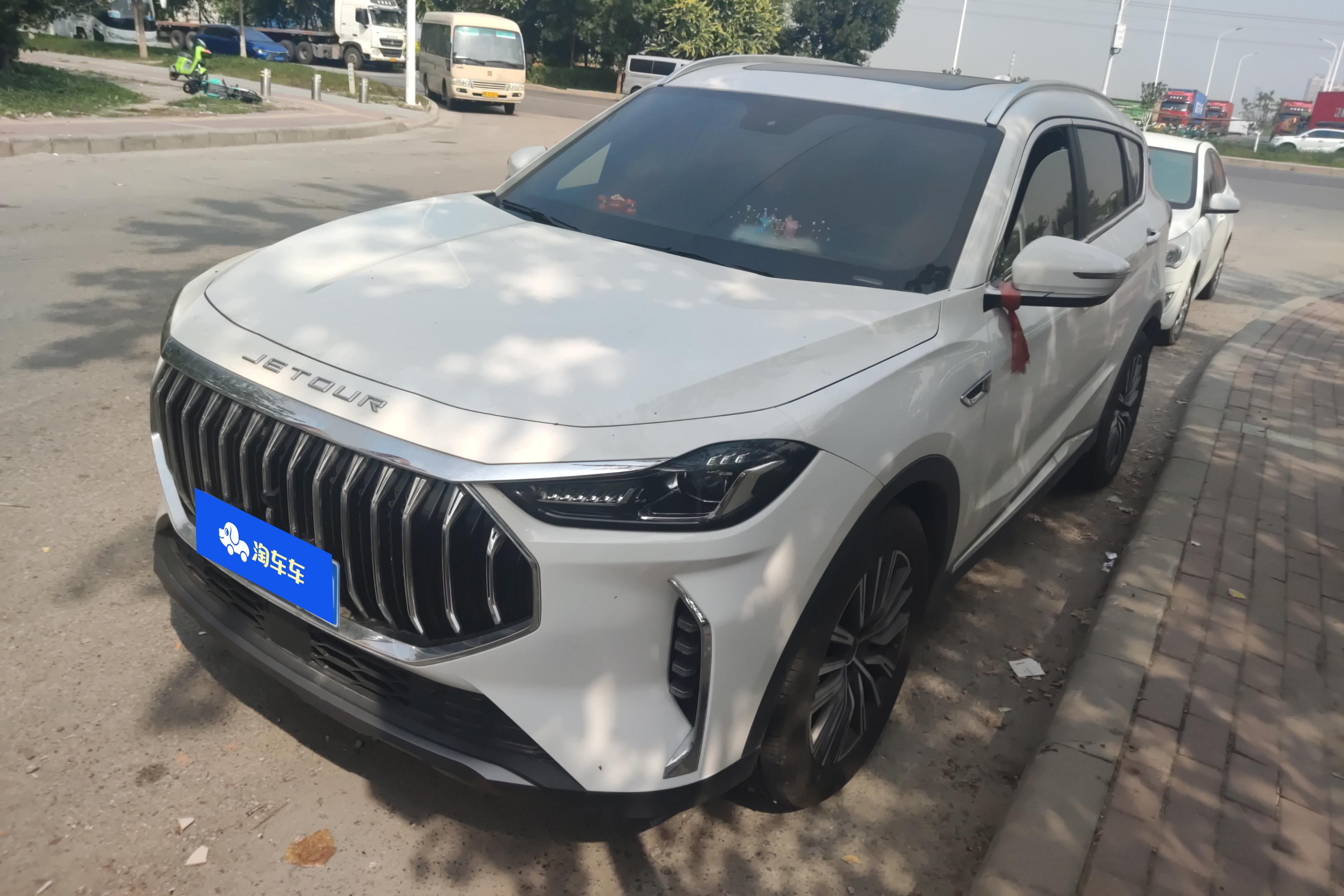 Jetour X70 PLUS C-DM 2024 car image 