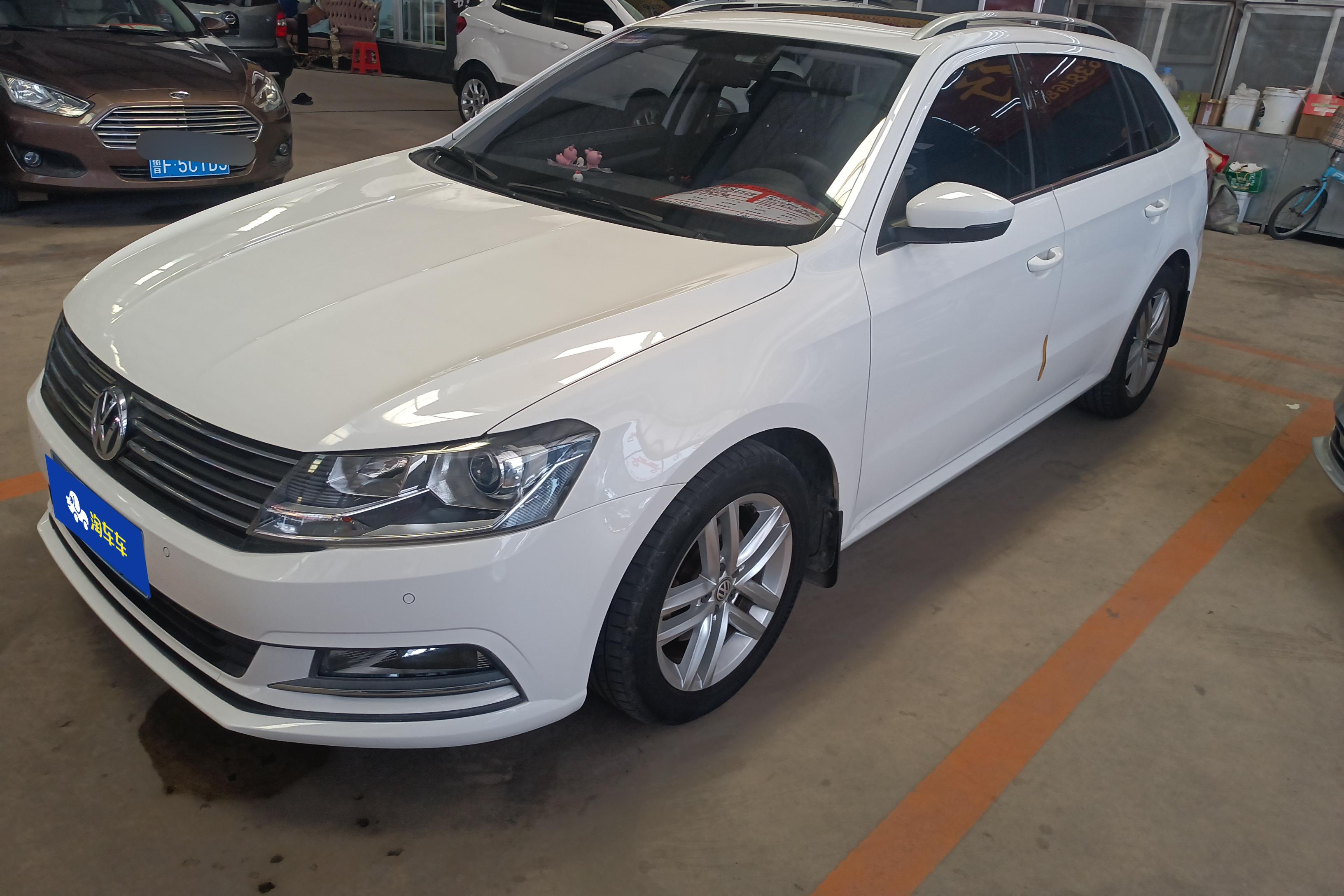 Volkswagen Gran Lavida 2016 immagine di auto 