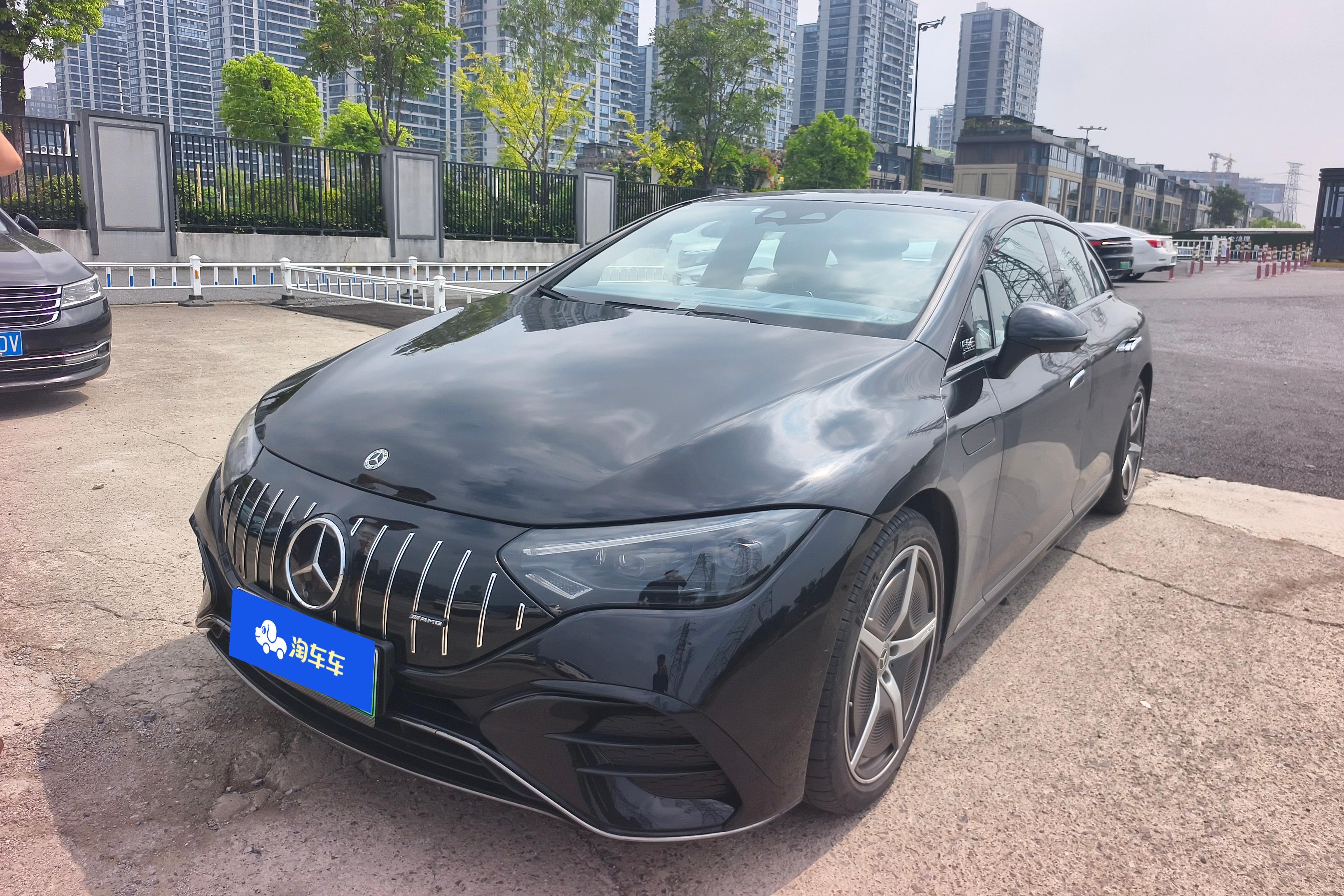 Mercedes-Benz EQE SUV AMG 2024 car image 