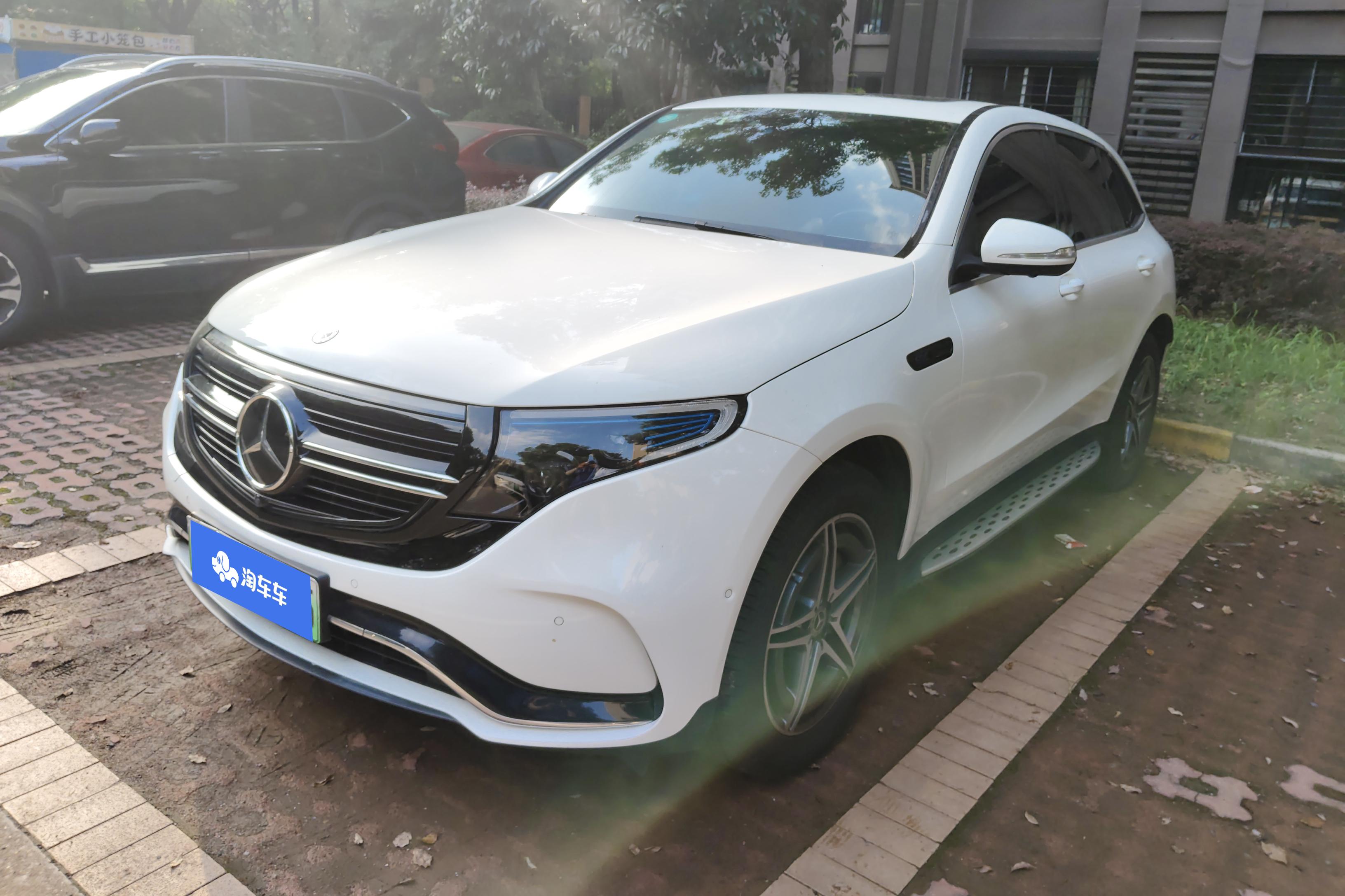 Mercedes-Benz EQC Class 2020 car image 