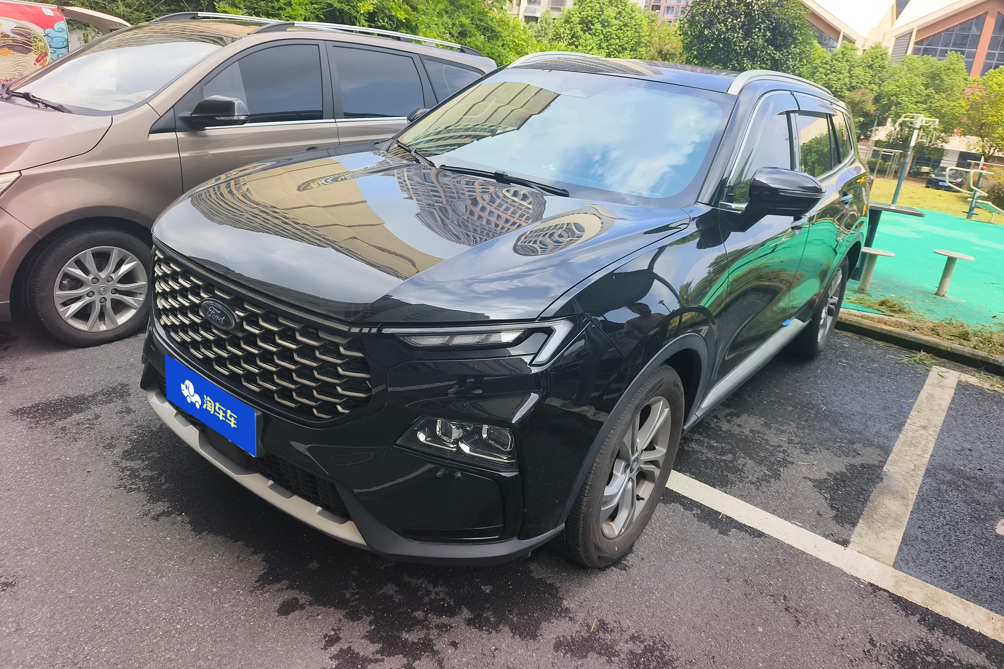 Ford Equator Sport 2023 immagine di auto 