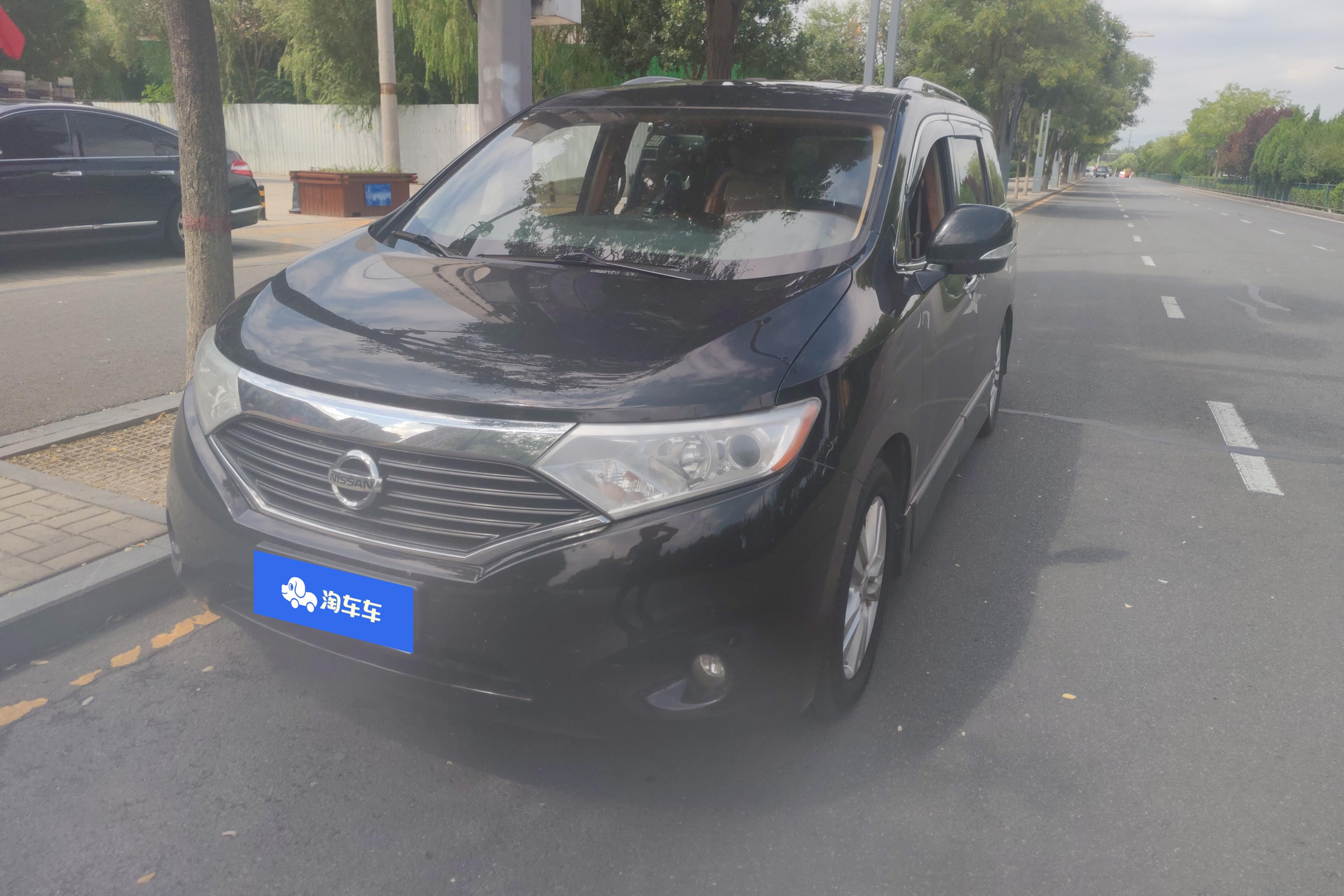 Nissan Quest 2015 汽车图片 