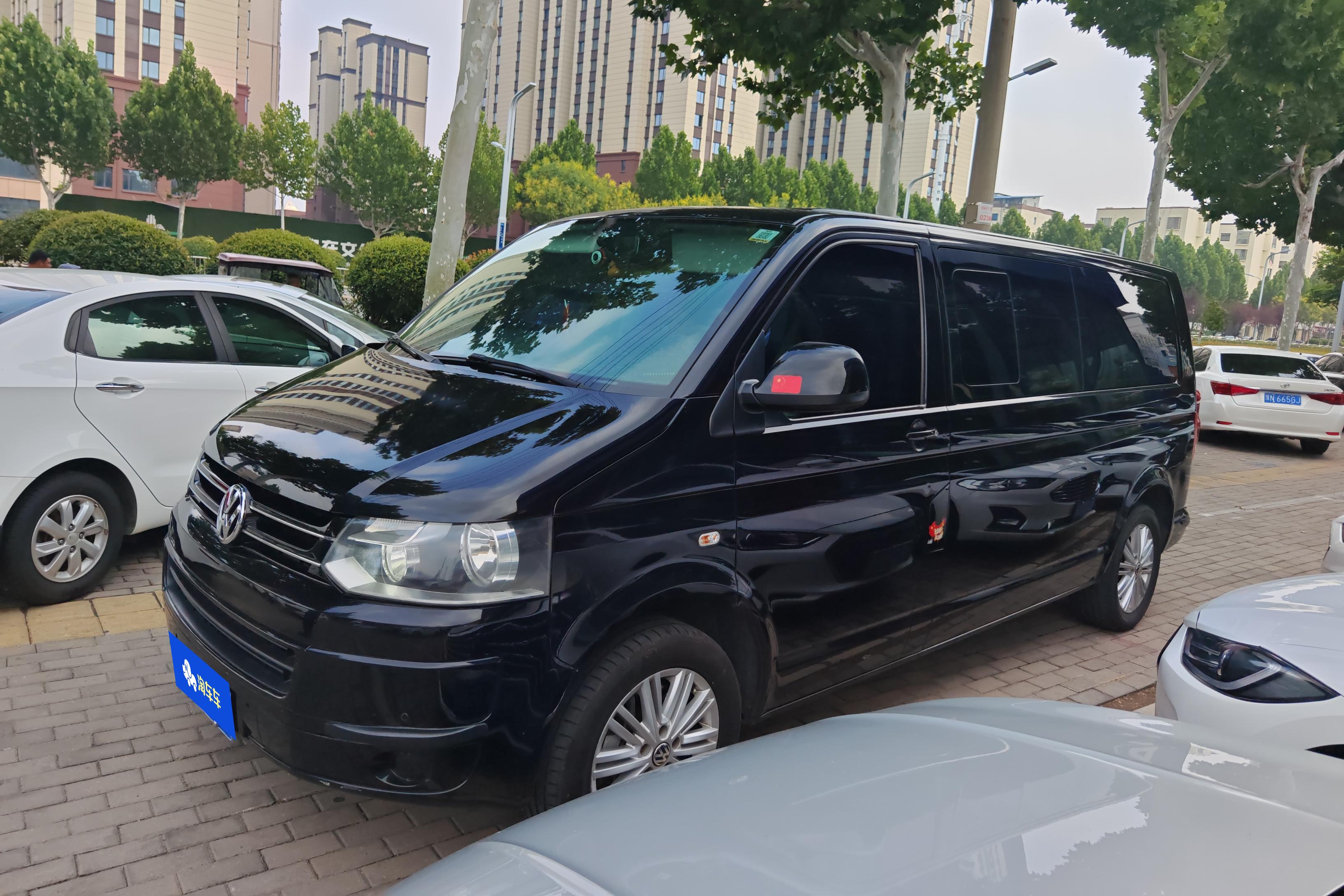 Volkswagen Caravelle 2015 Volkswagen Caravelle 2015 car image