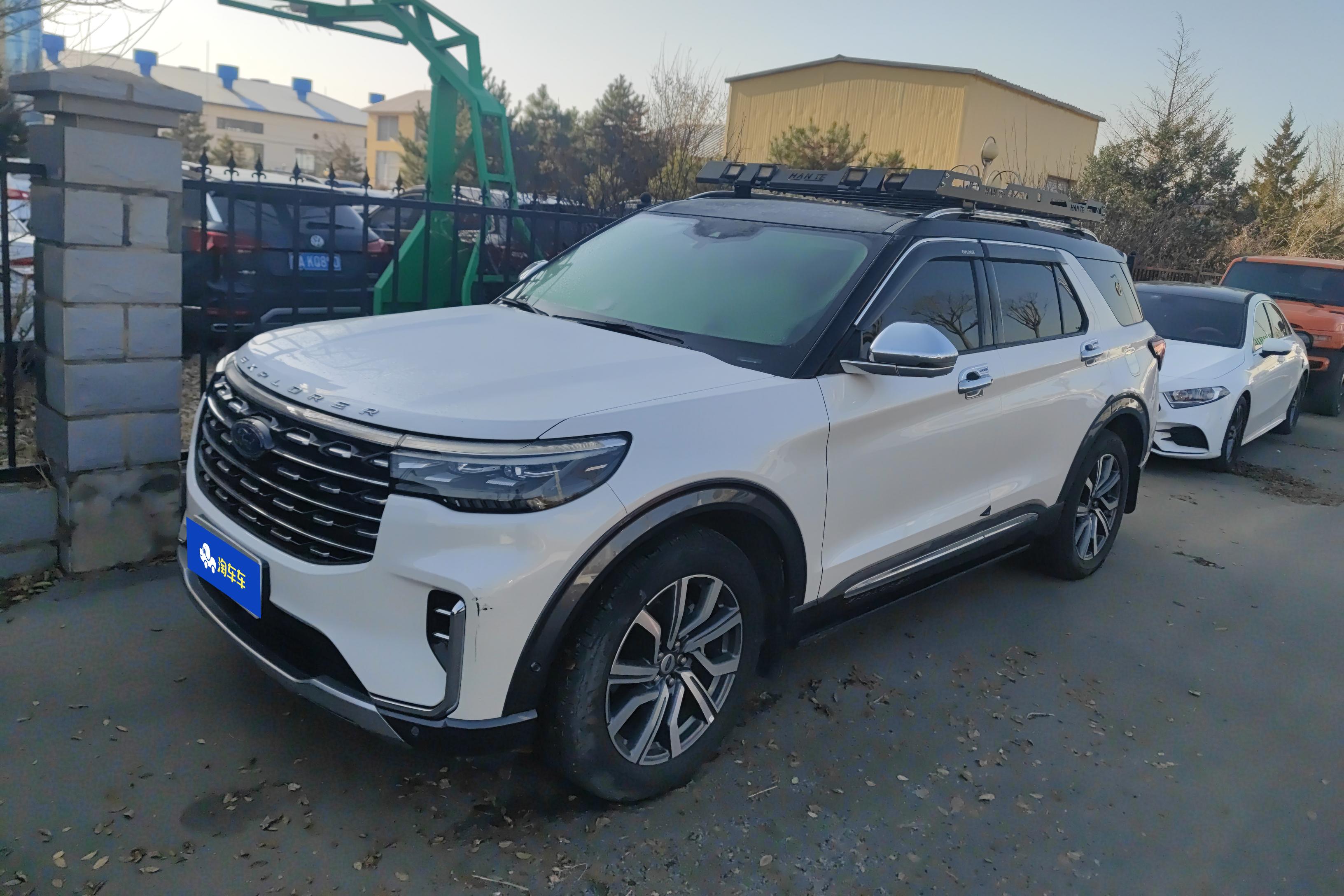 Ford Explorer 2023 car image 